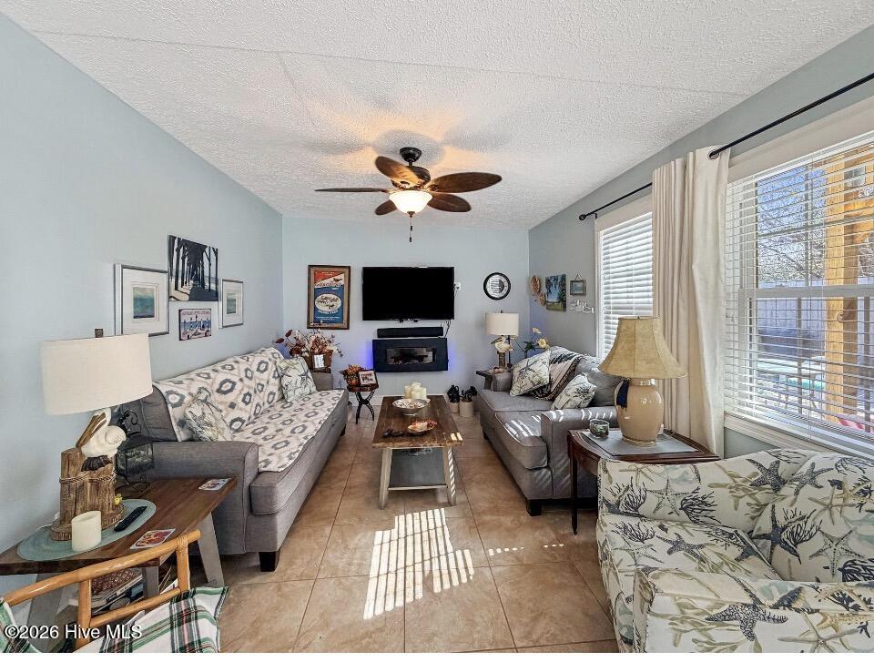 100549089 | Photo 22