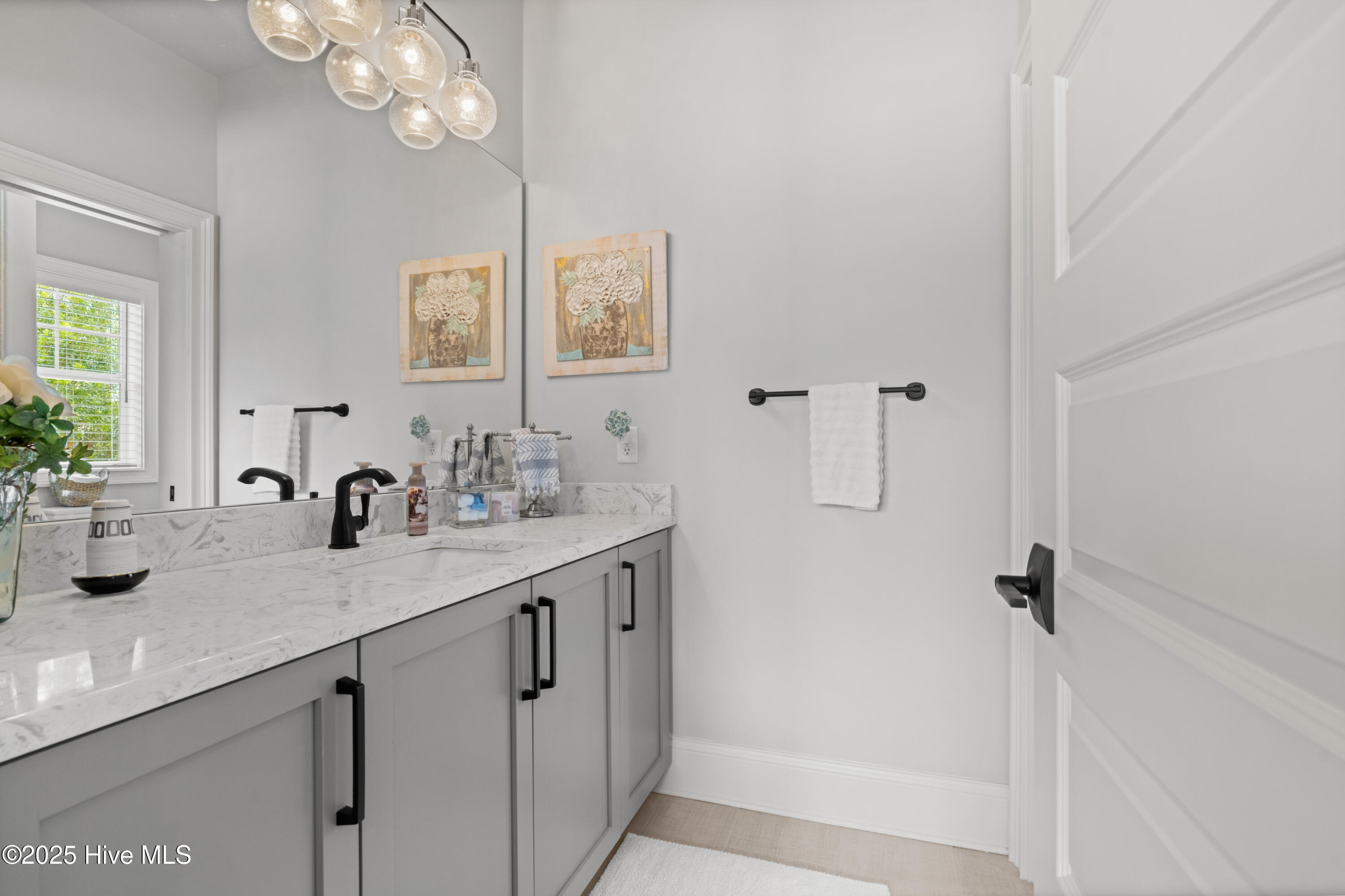 100551576 | Photo 40