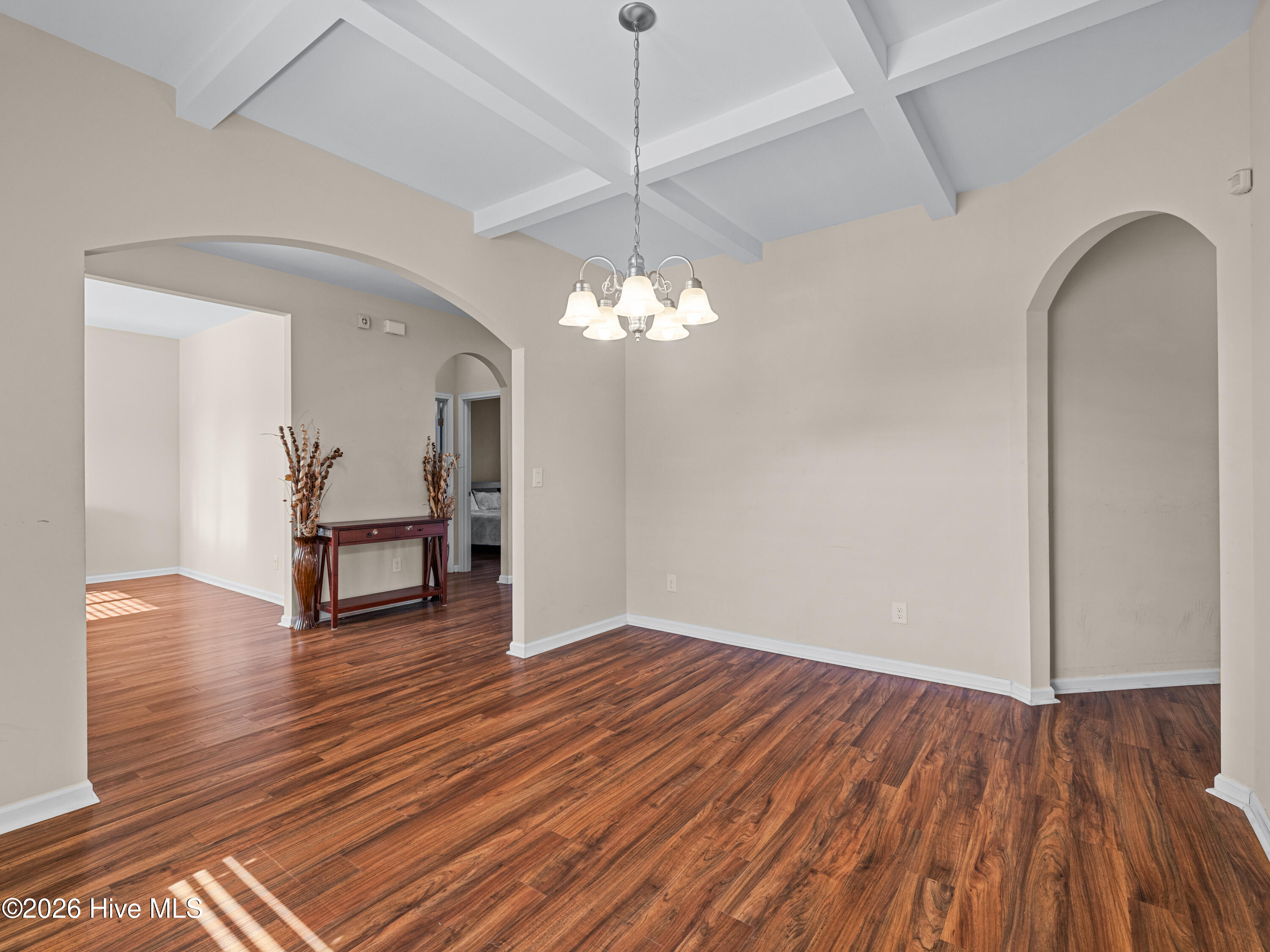 100553389 | Photo 10