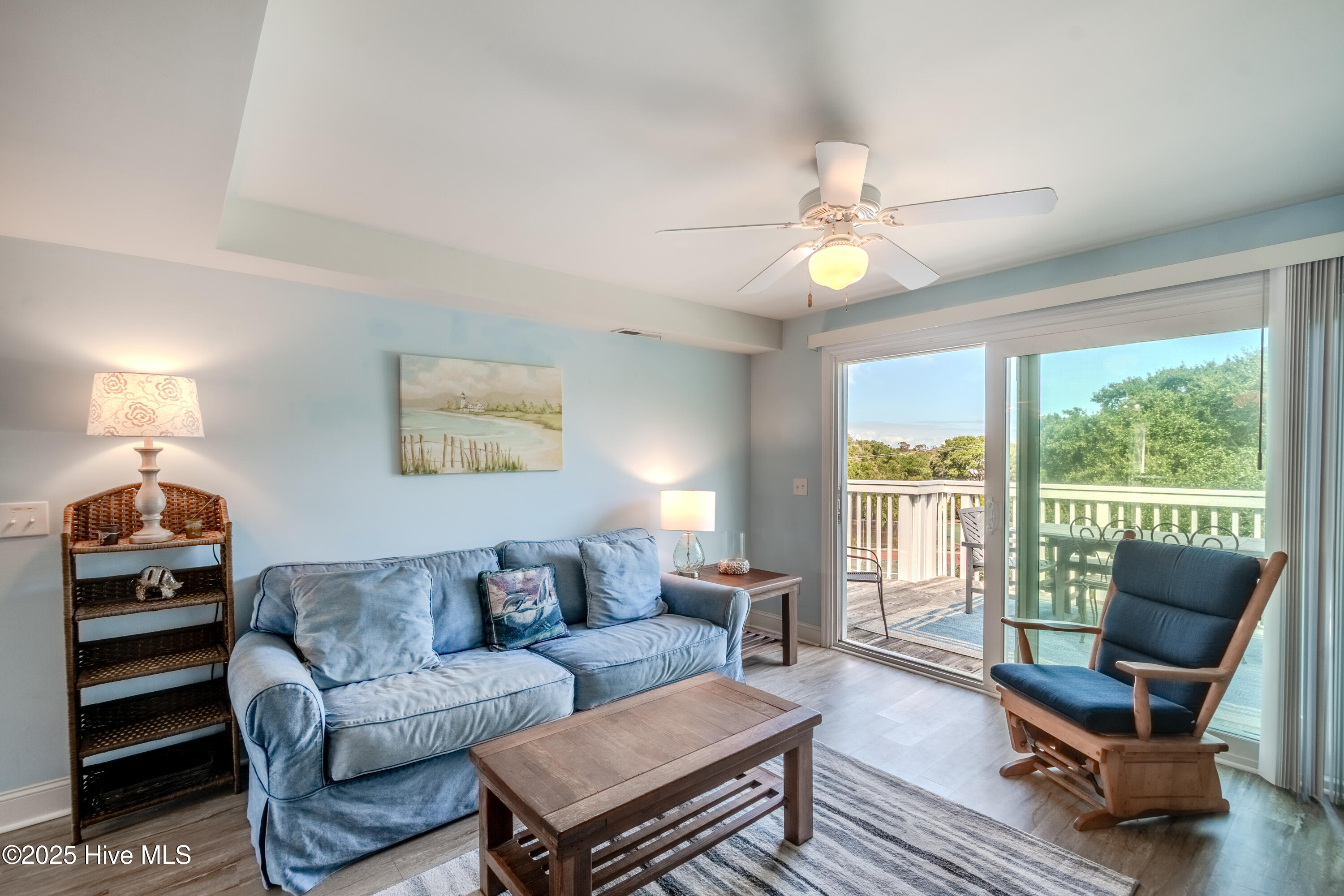 100535213 | Photo 17