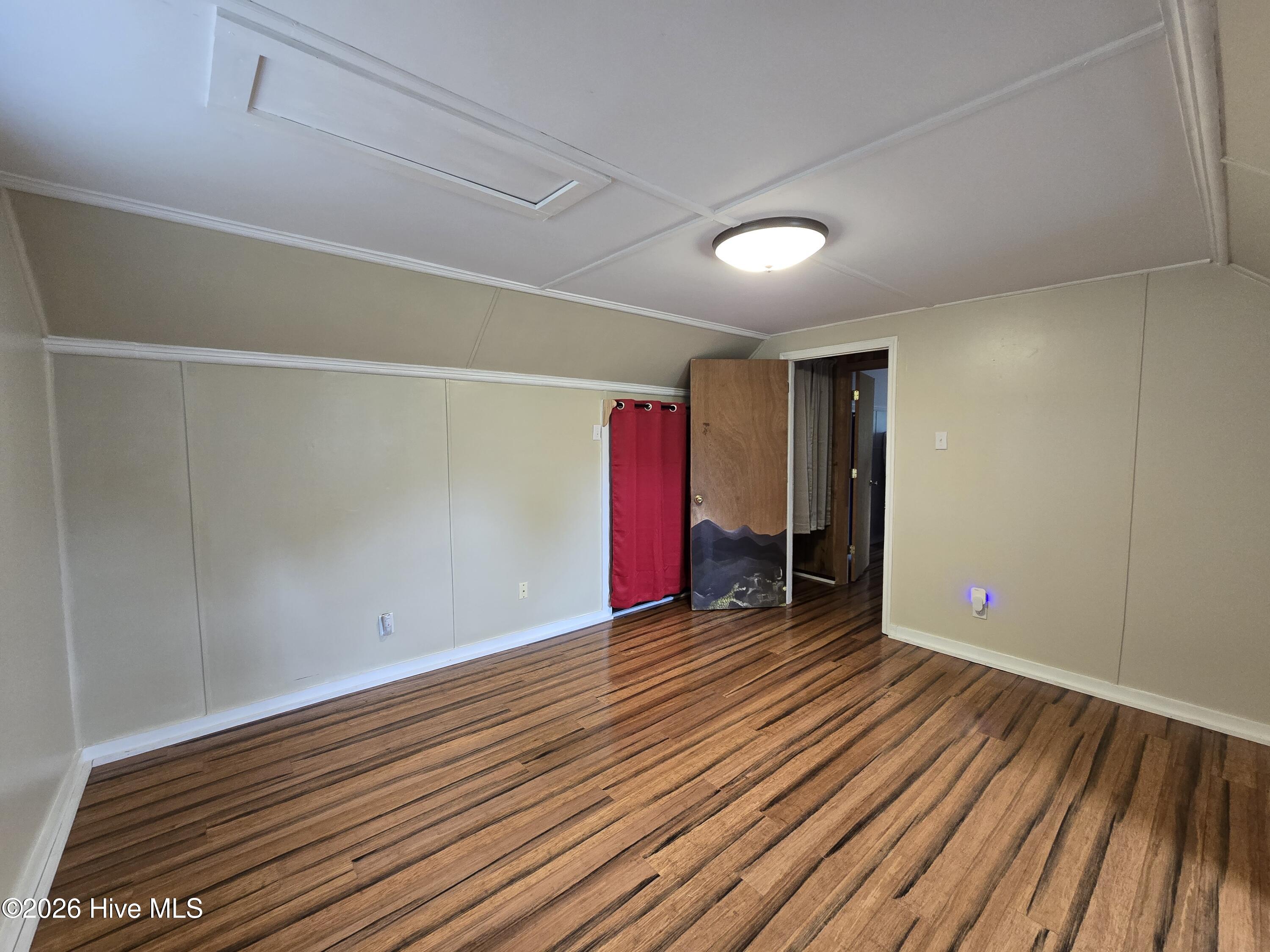 100569910 | Photo 14