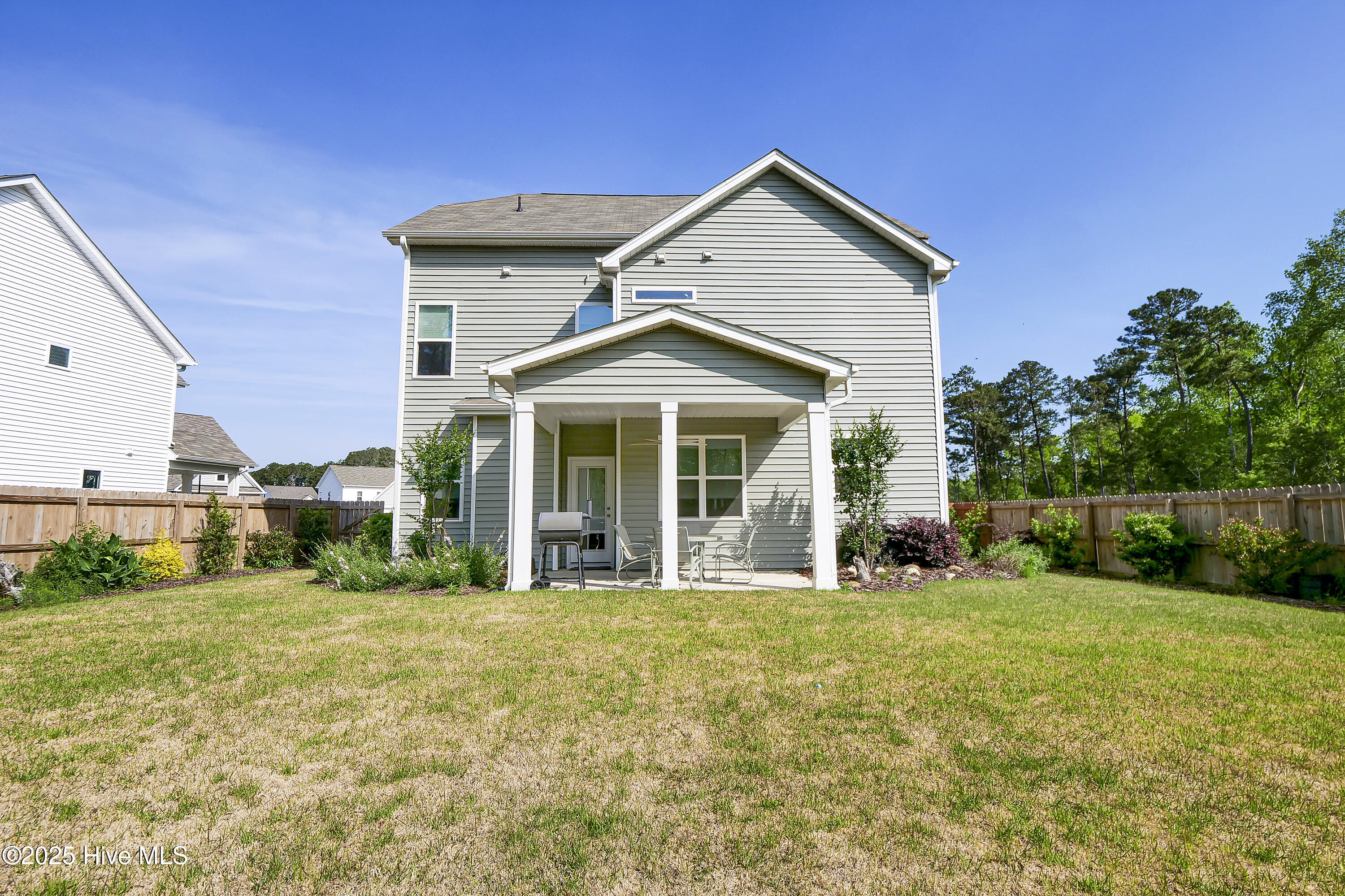 100535300 | Photo 25