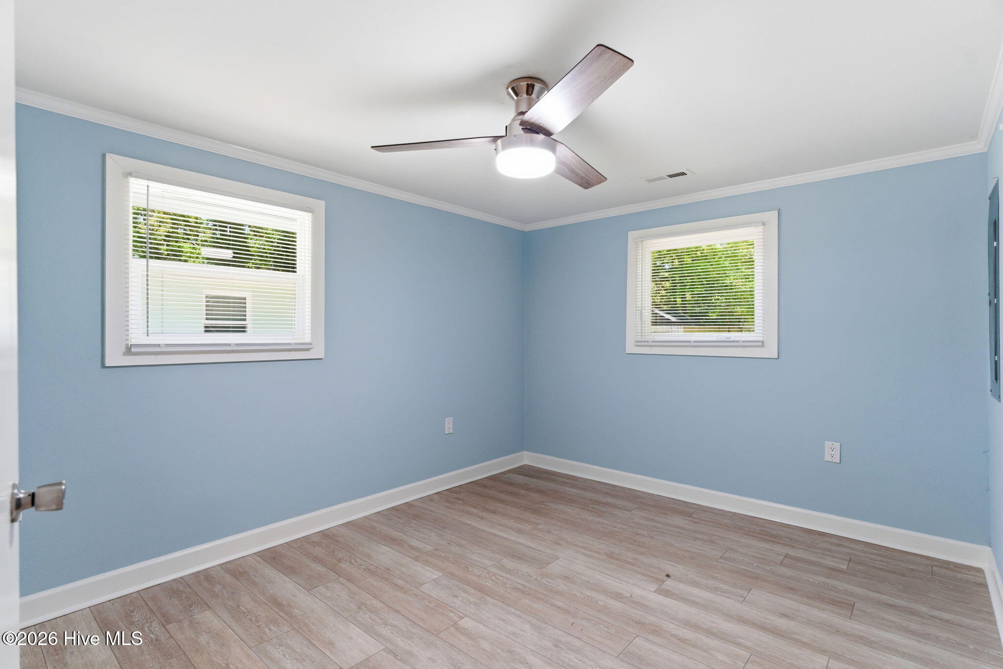 100569576 | Photo 15