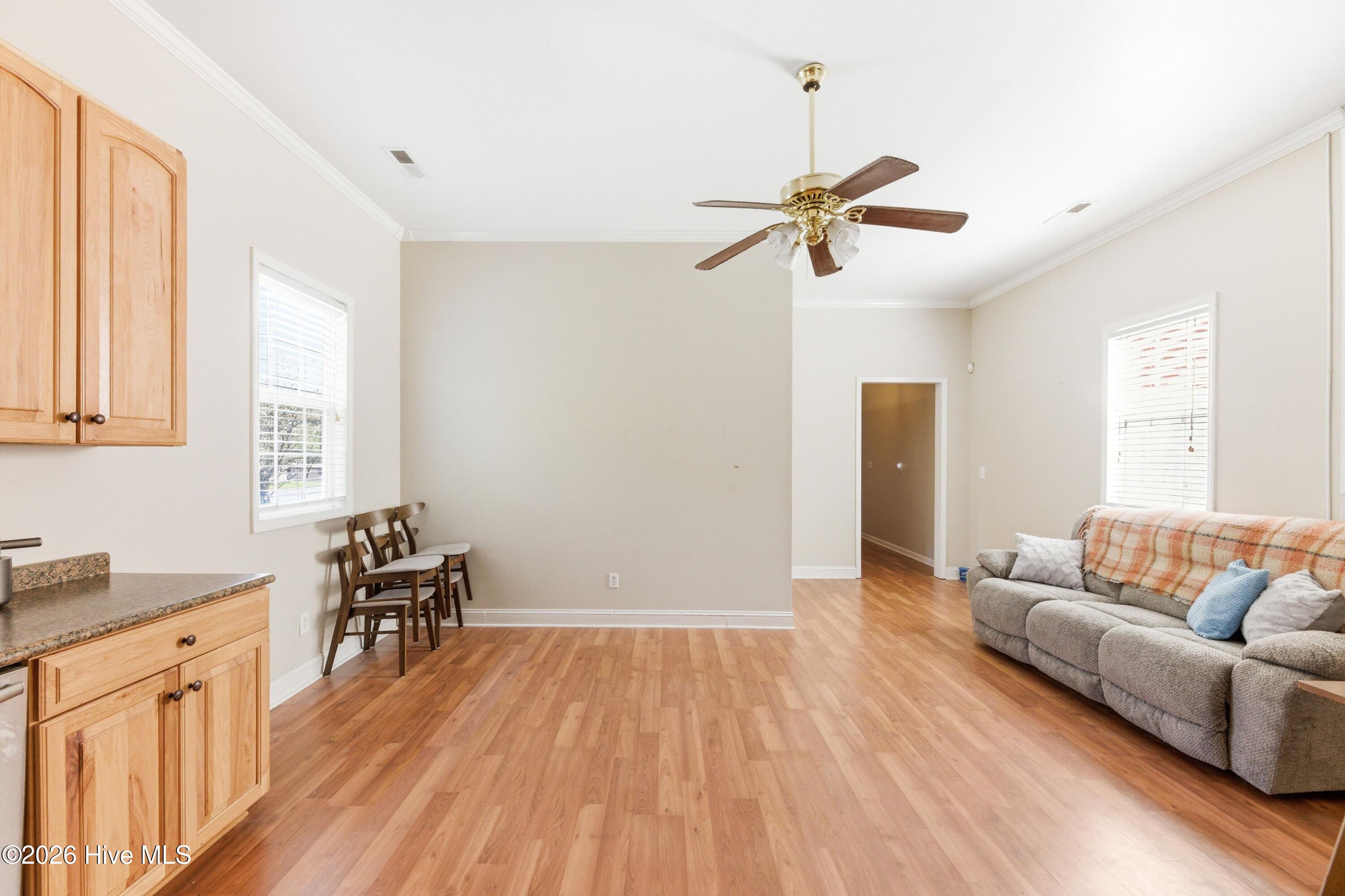 100564216 | Photo 37