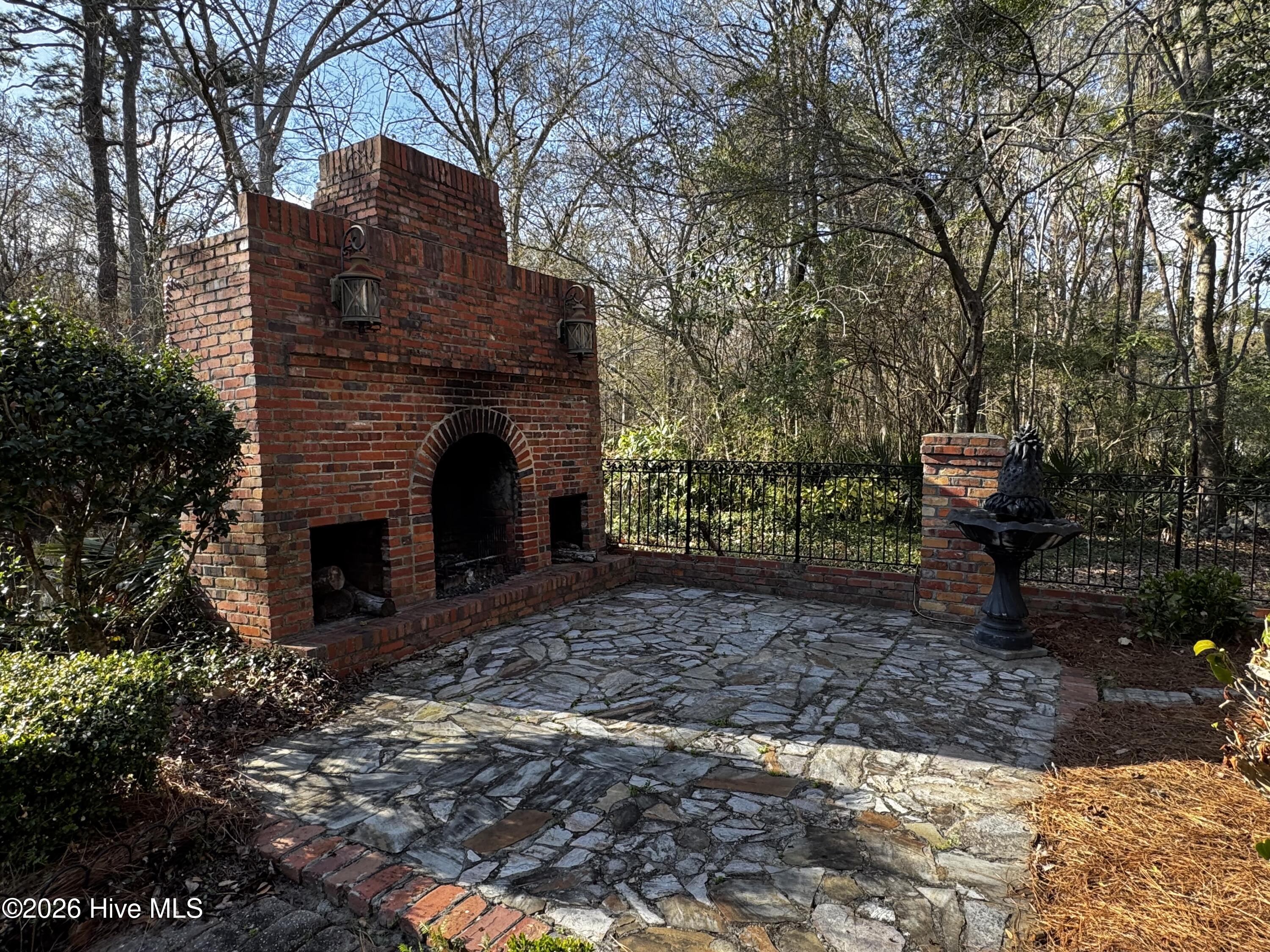 100558799 | Photo 38