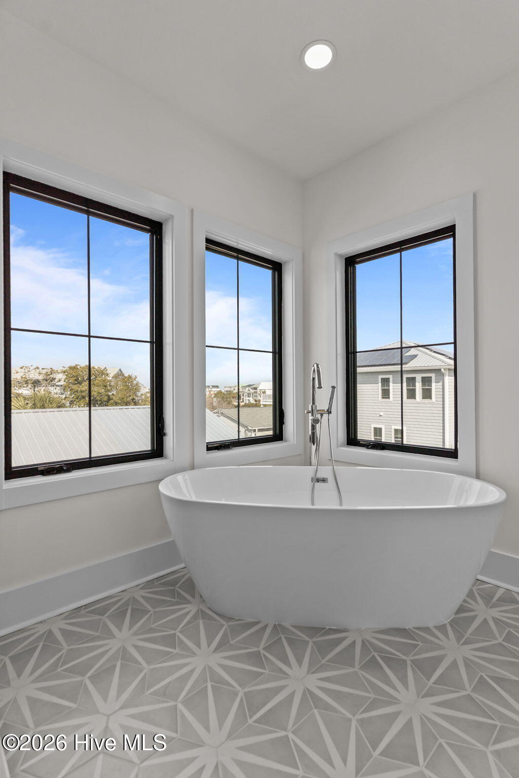 100553287 | Photo 67