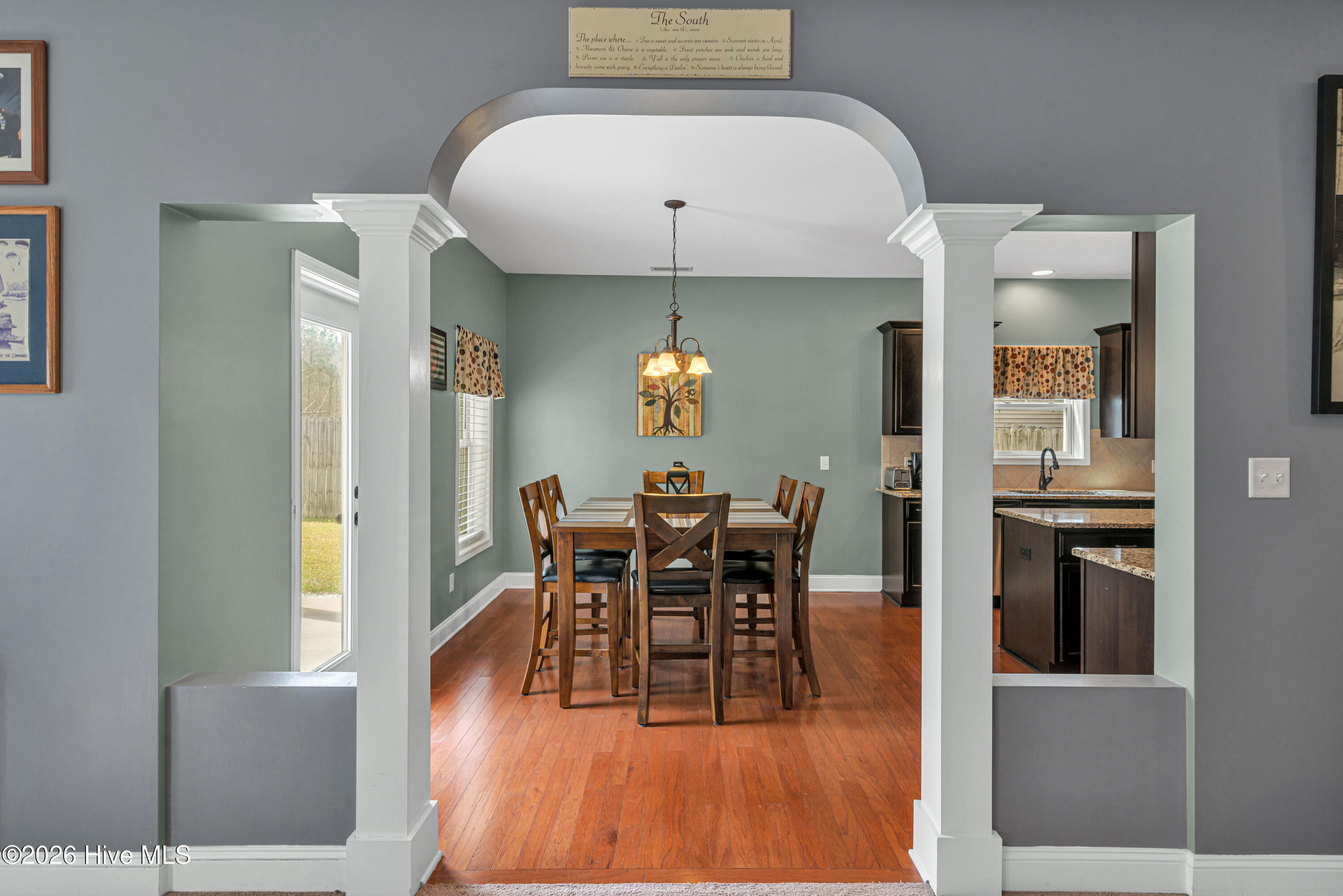 100564004 | Photo 11