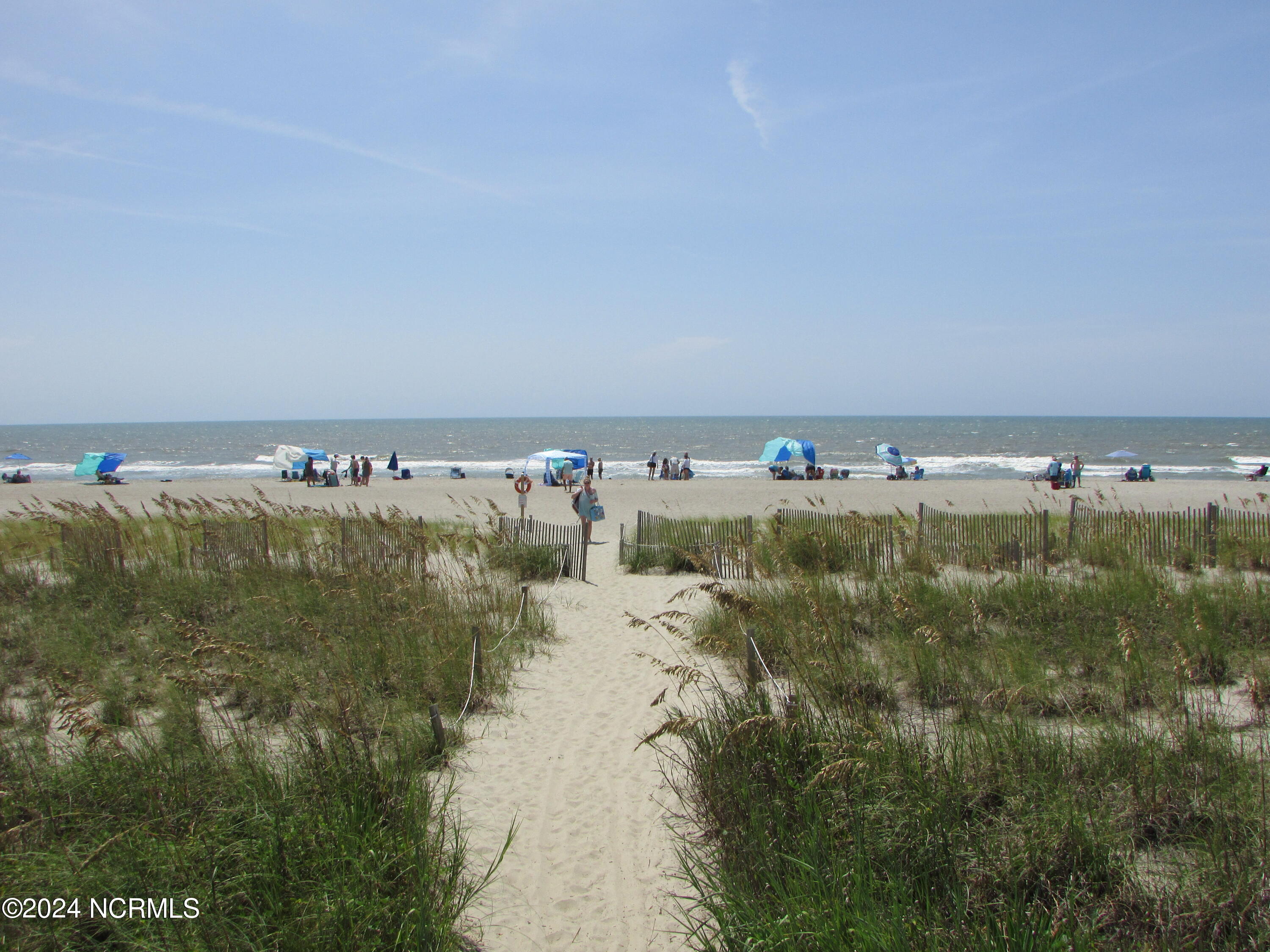 100560867 | Photo 43