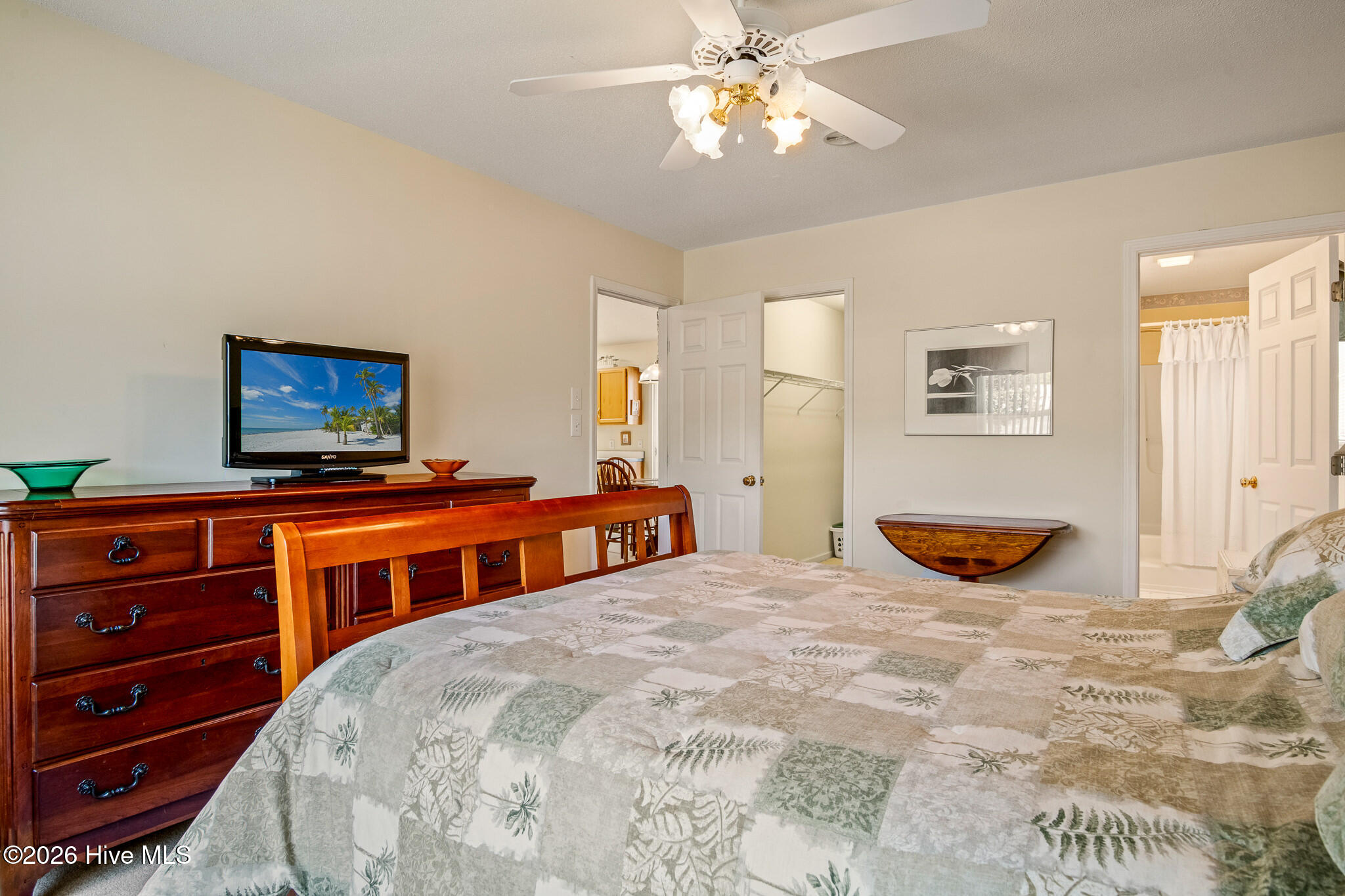 100566913 | Photo 28