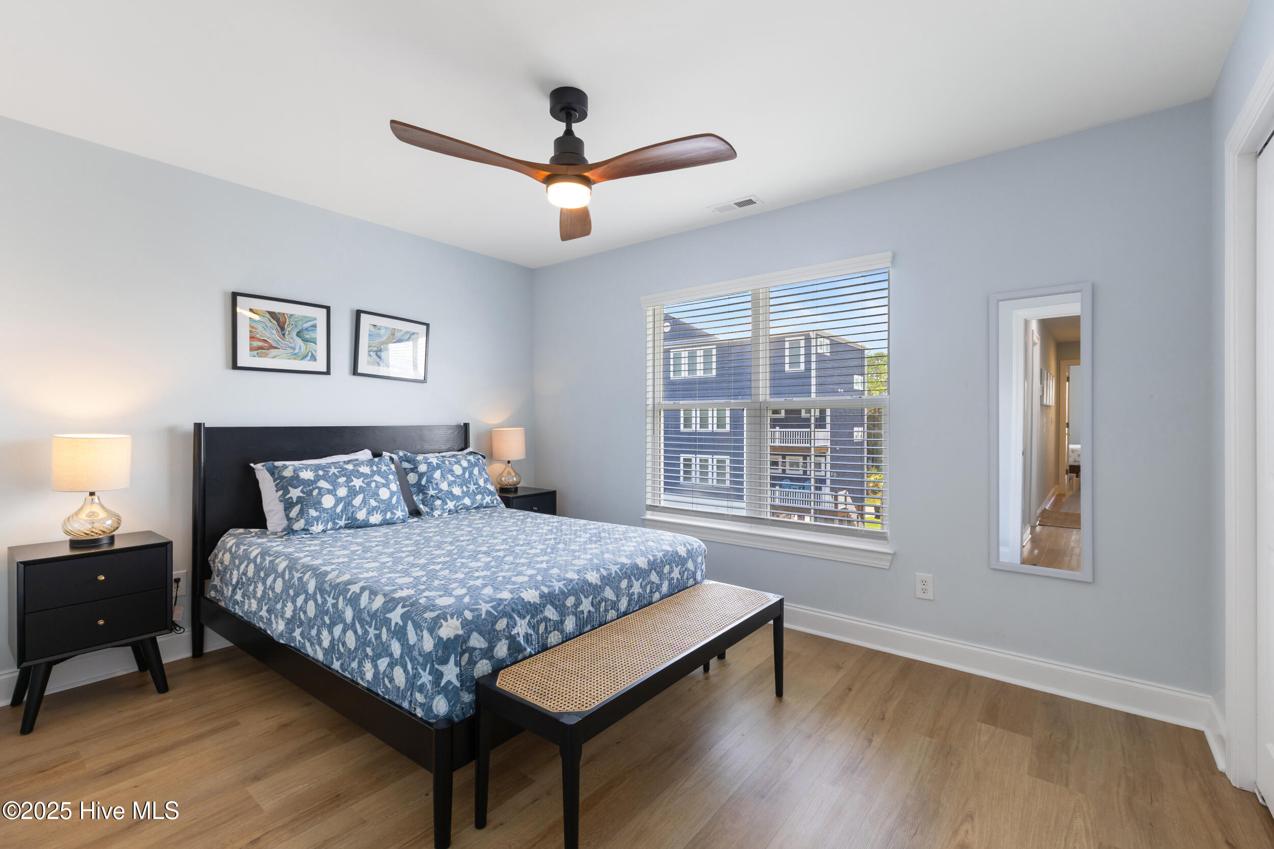 100520349 | Photo 24