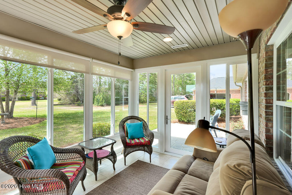 100565145 | Photo 26