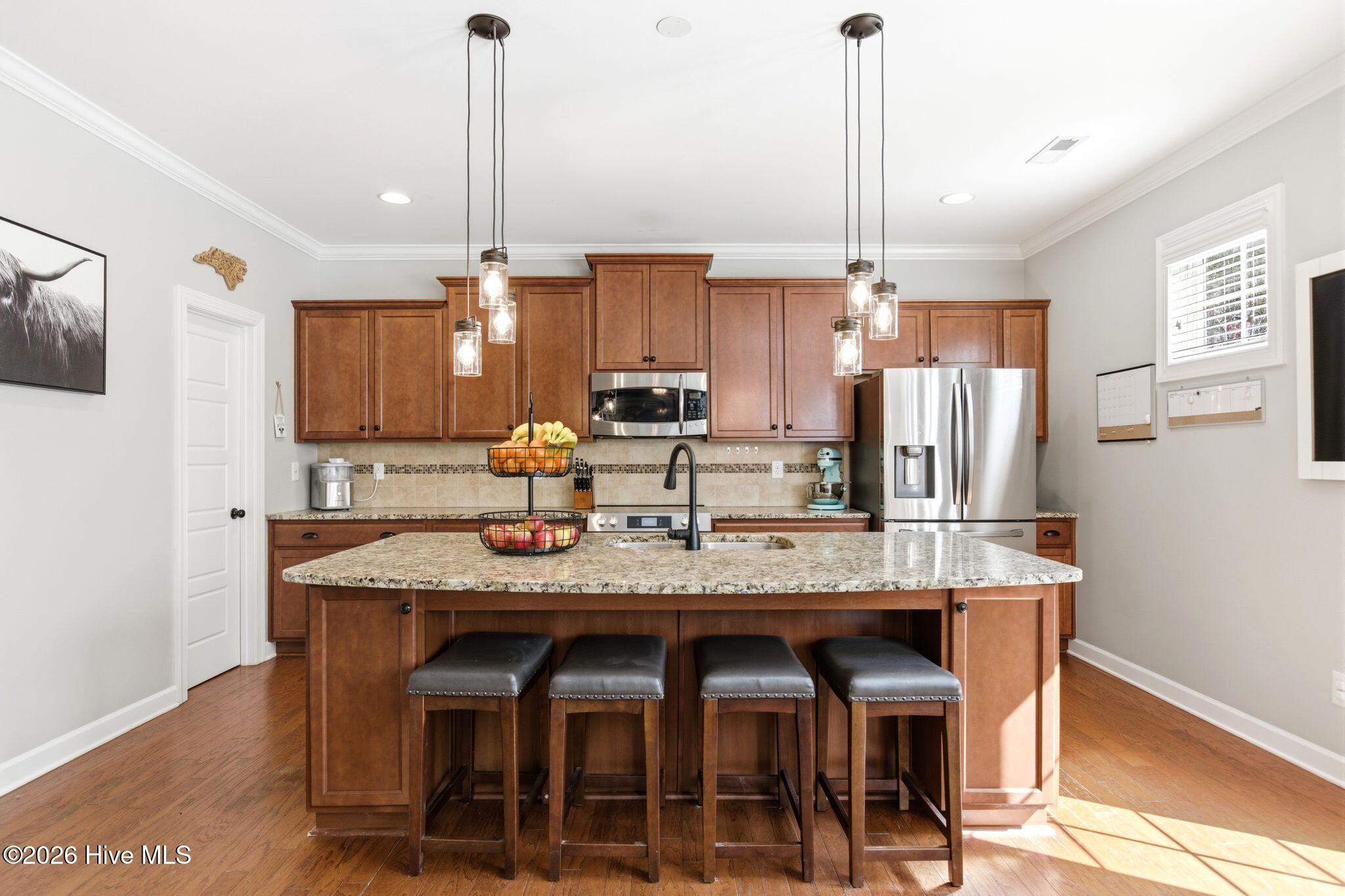 100563379 | Photo 11