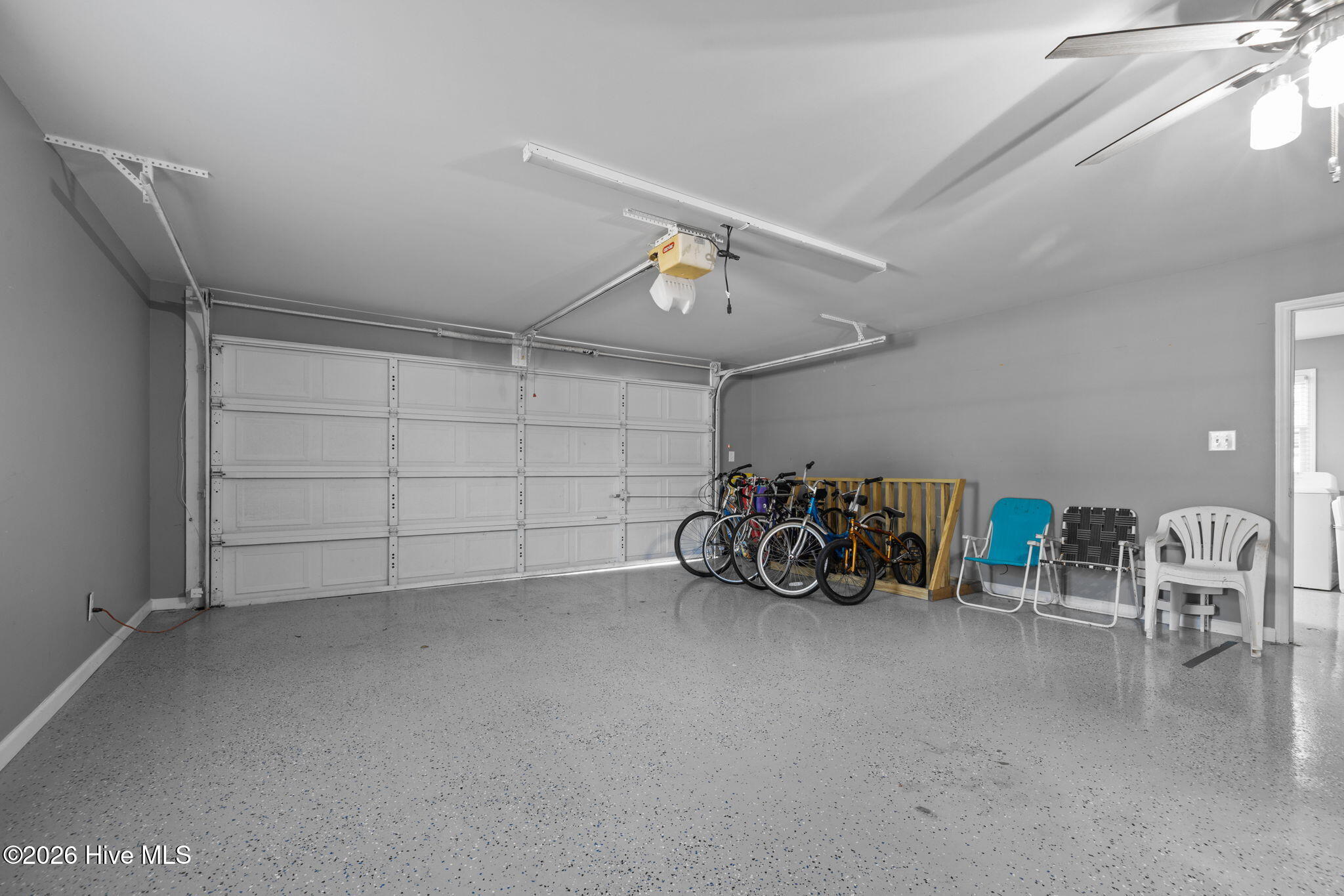 100553016 | Photo 41