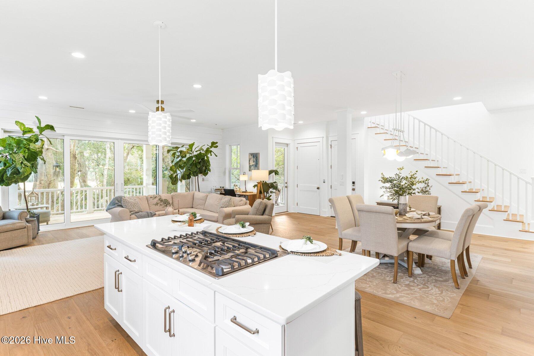 100554015 | Photo 23