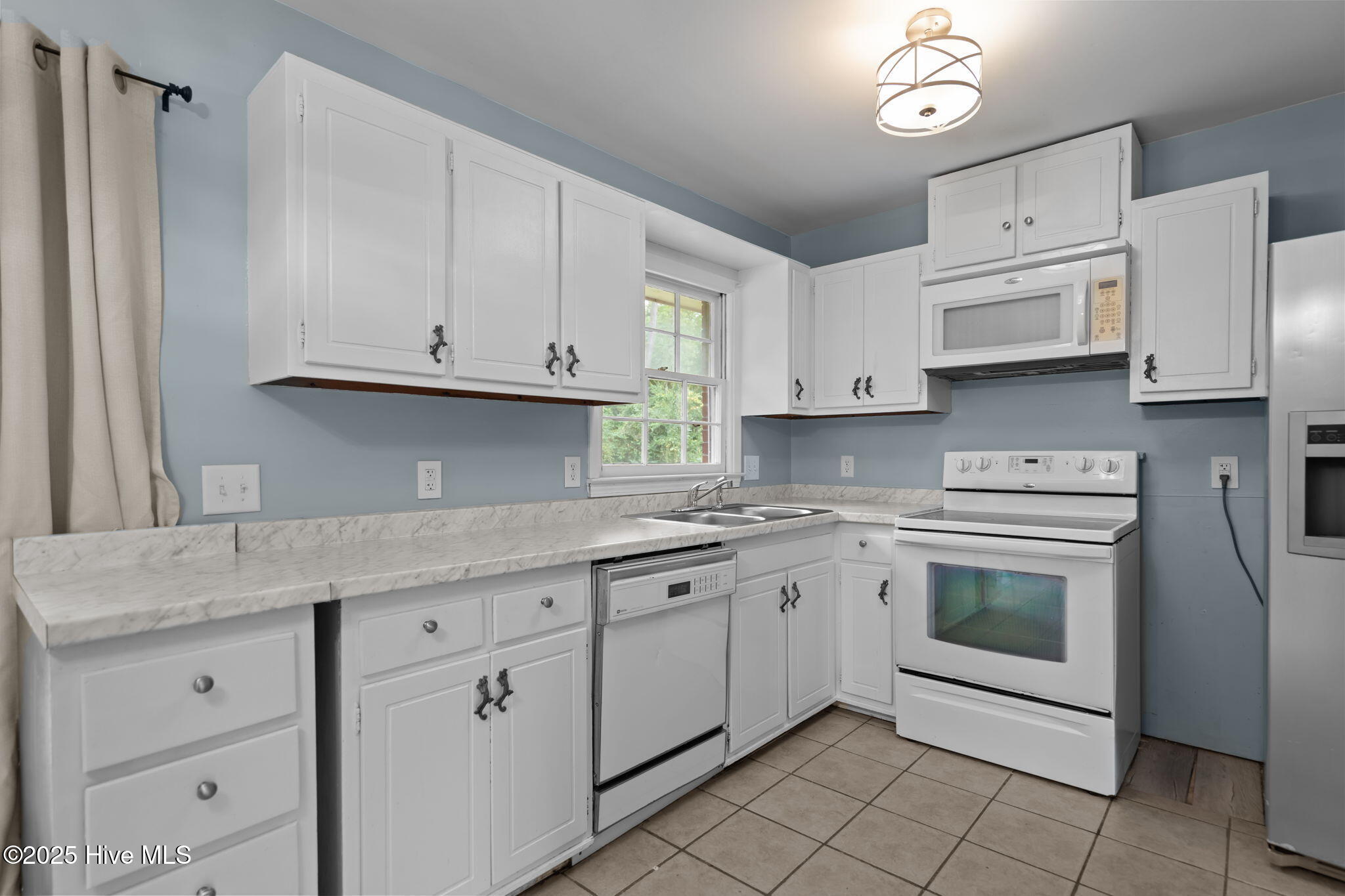 100531423 | Photo 13