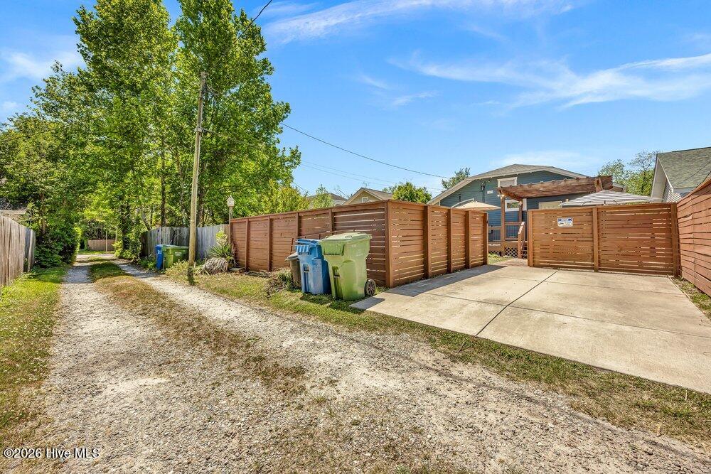 100568579 | Photo 31