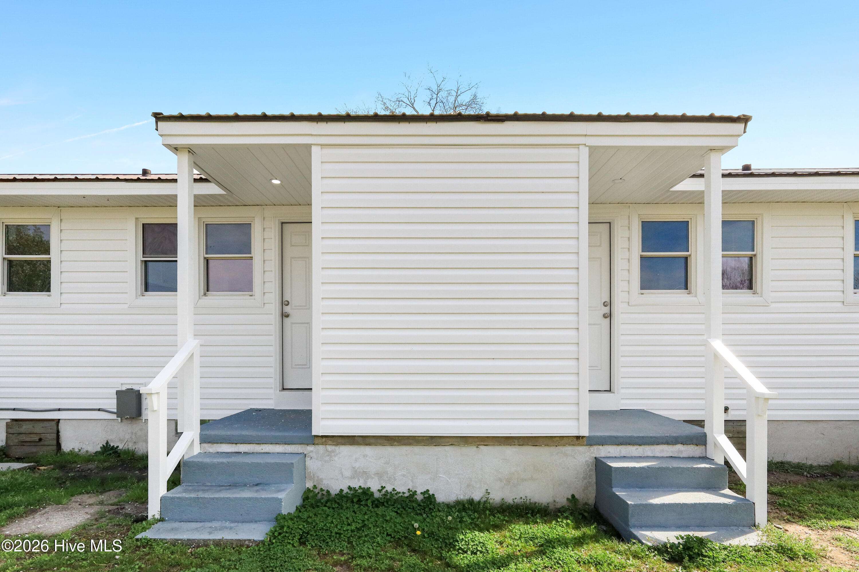 100560187 | Photo 55