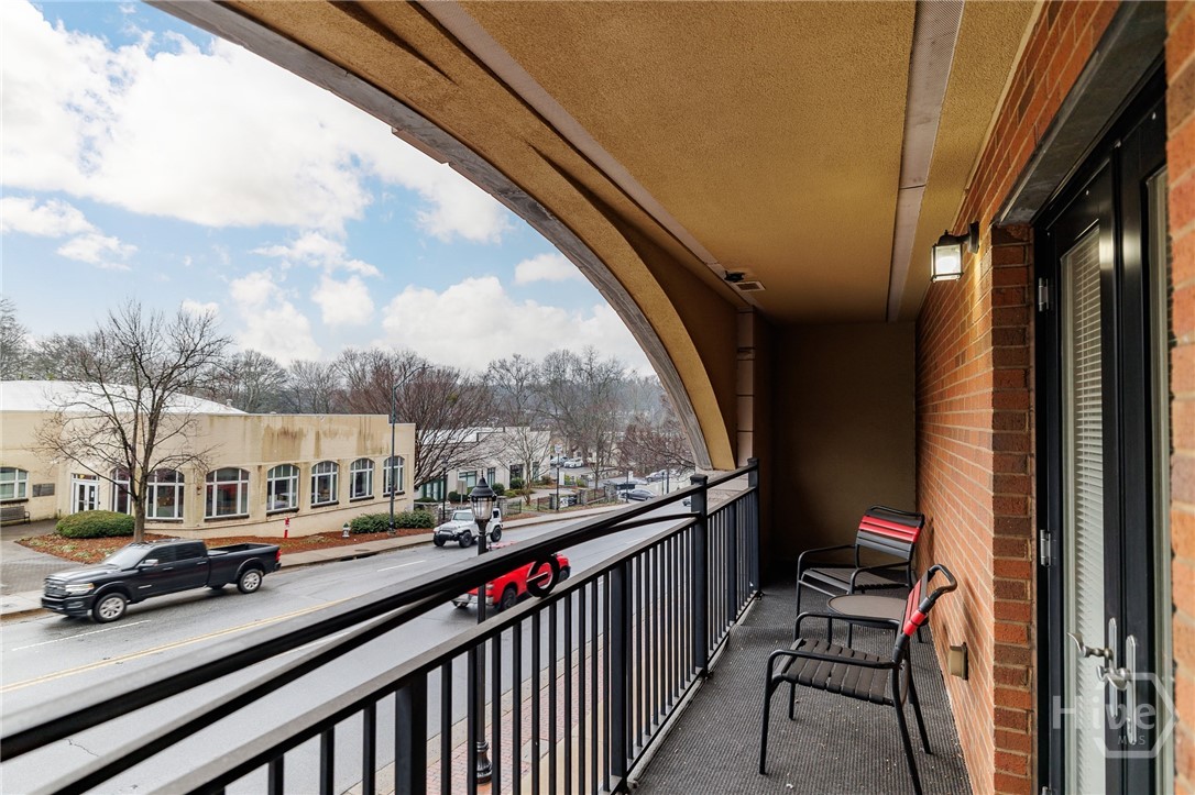 250 W Broad Street 207