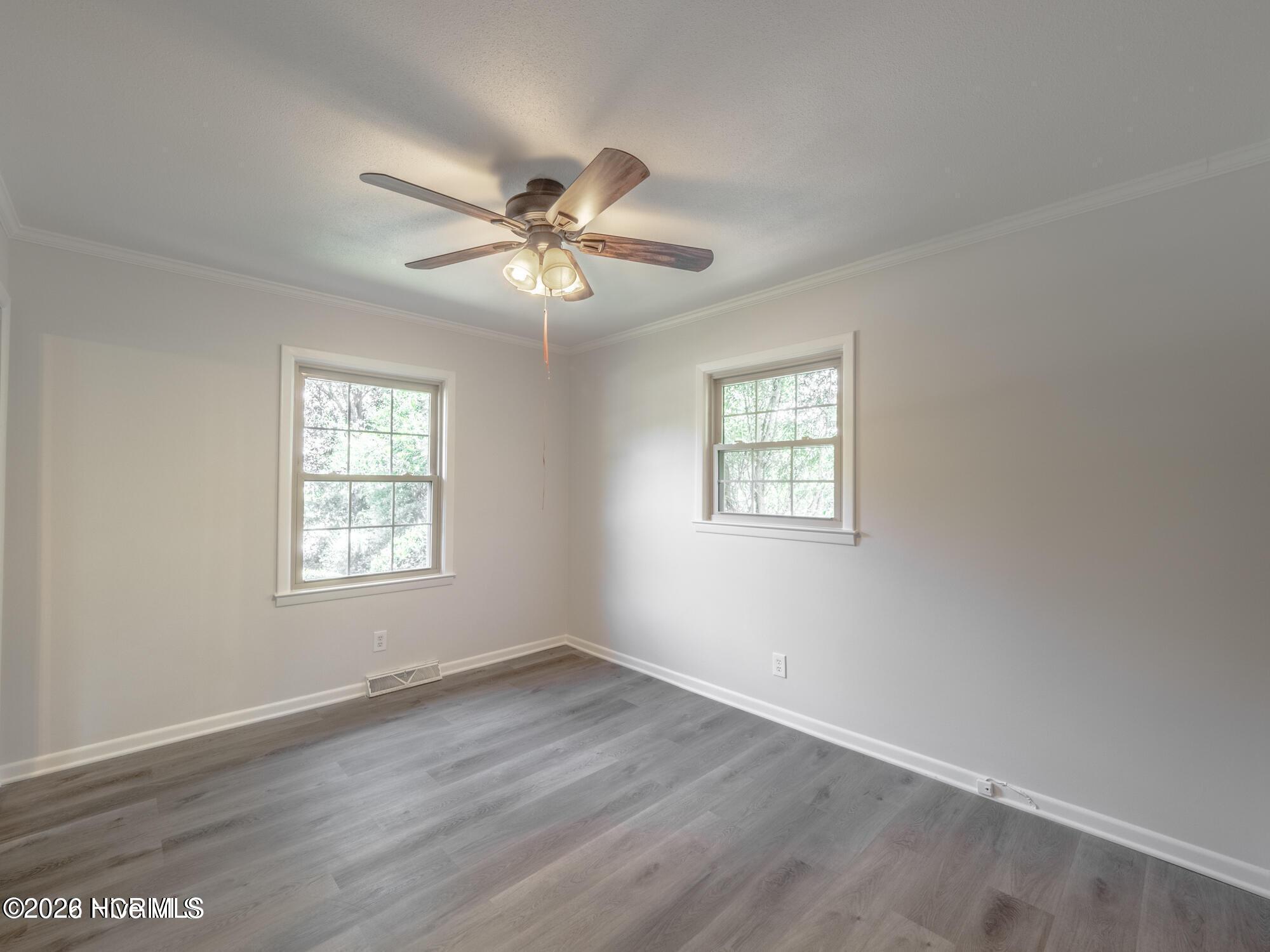 100562662 | Photo 18