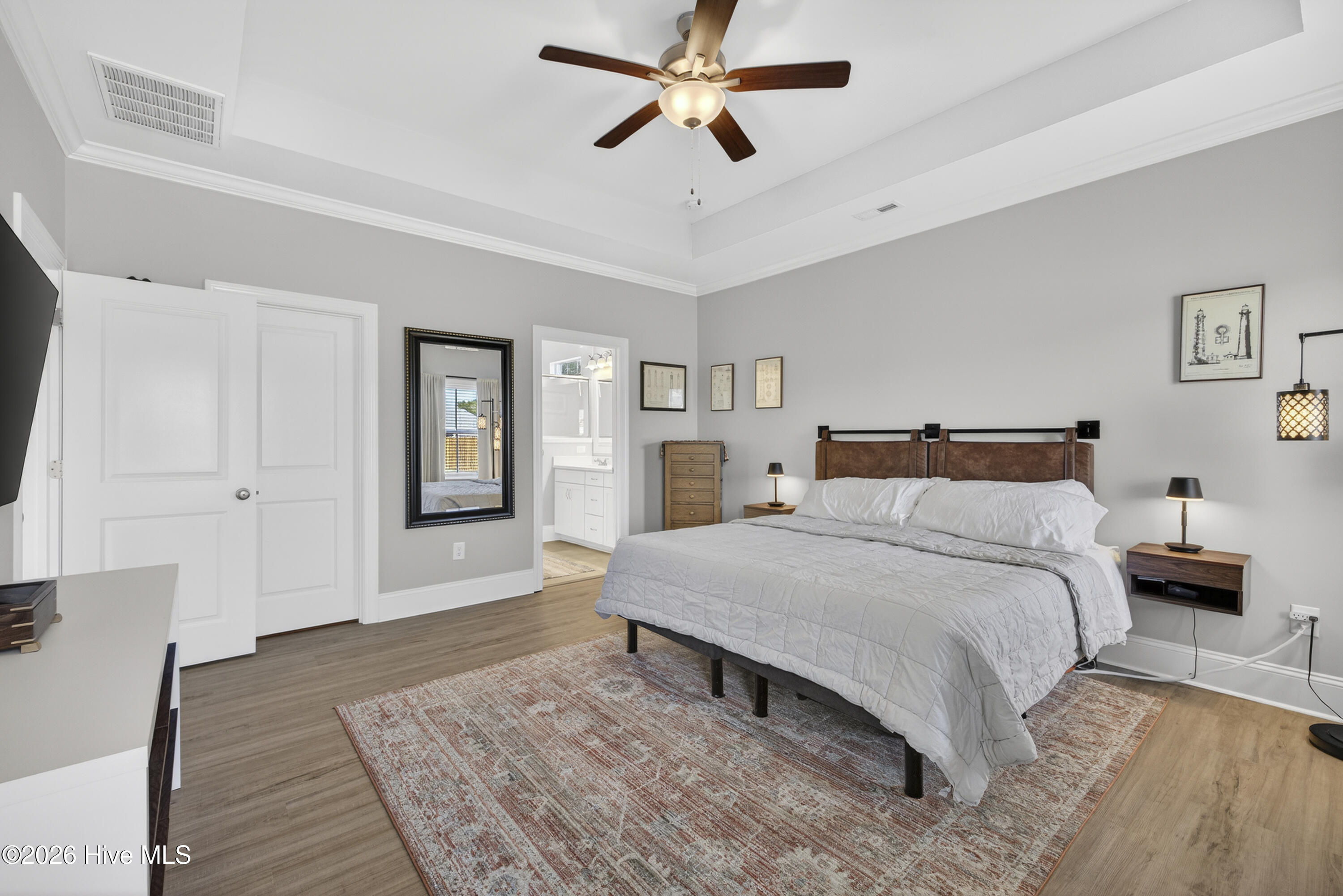 100564336 | Photo 23