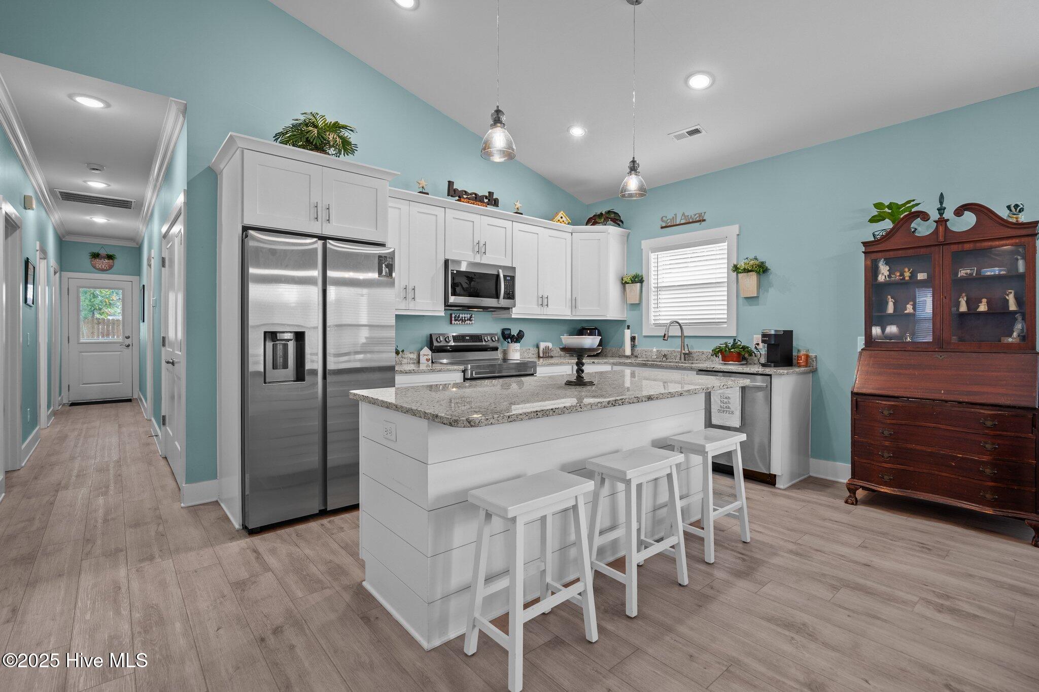 100552059 | Photo 11