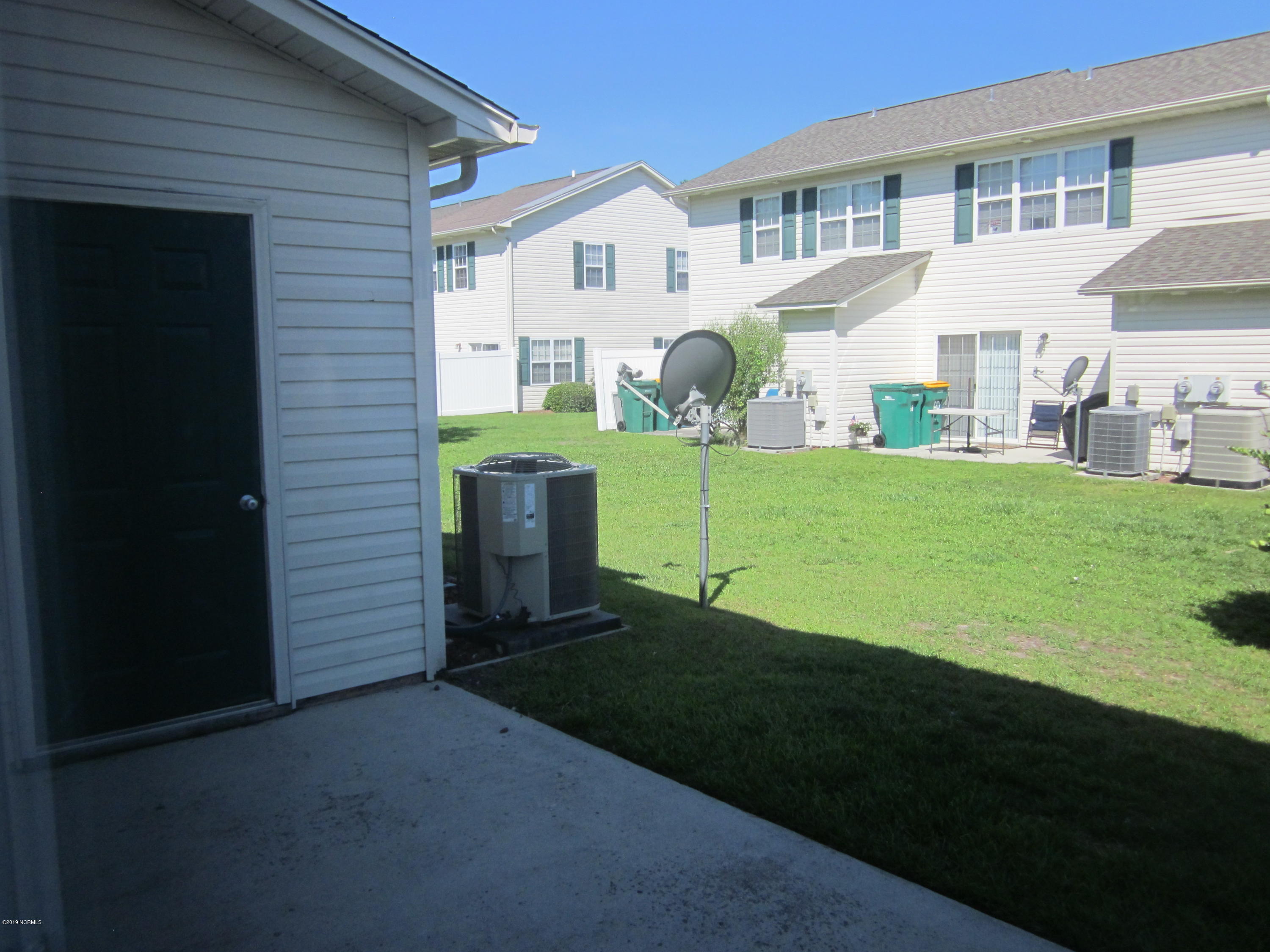 100568354 | Photo 12