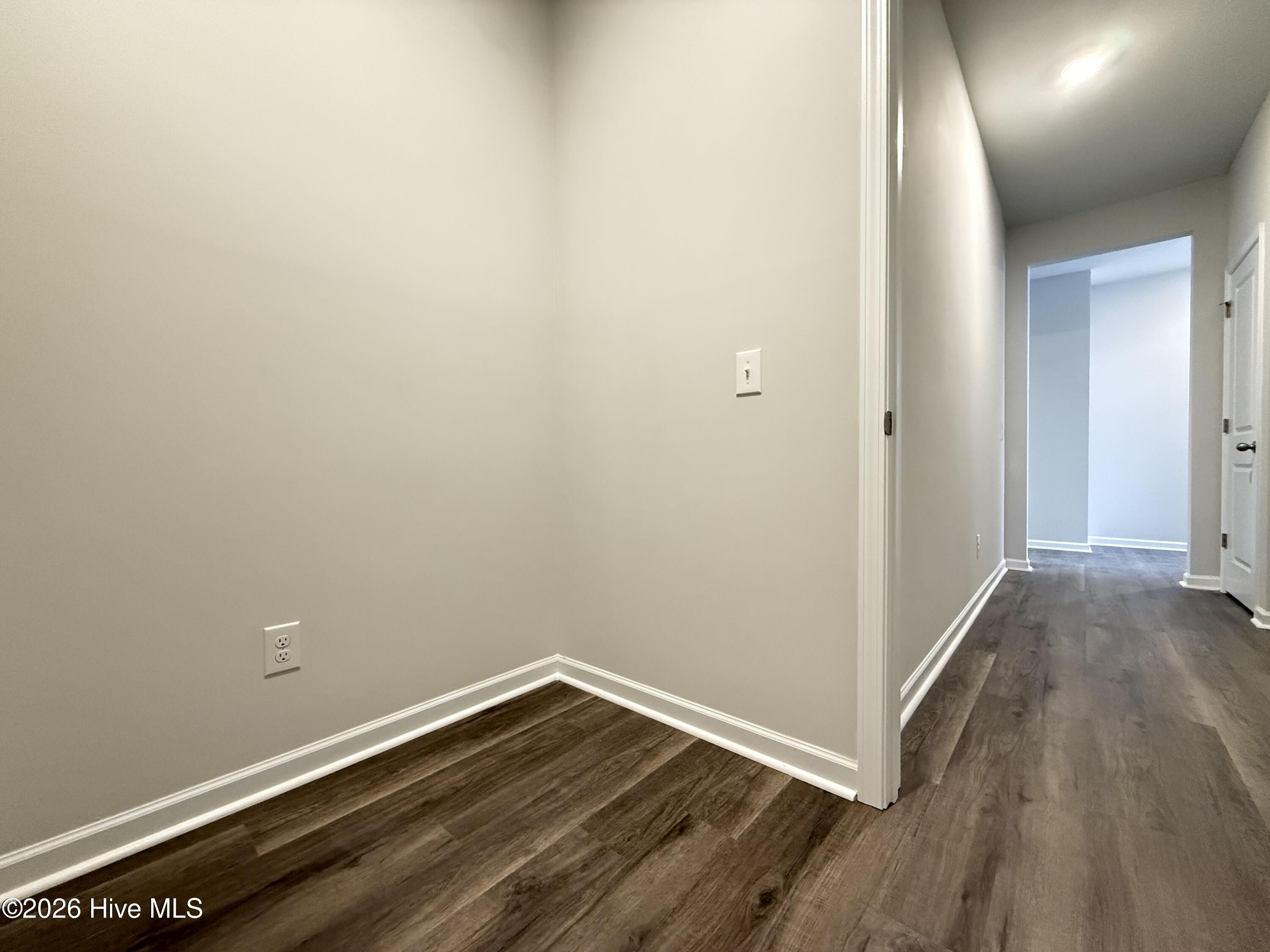 100525902 | Photo 14