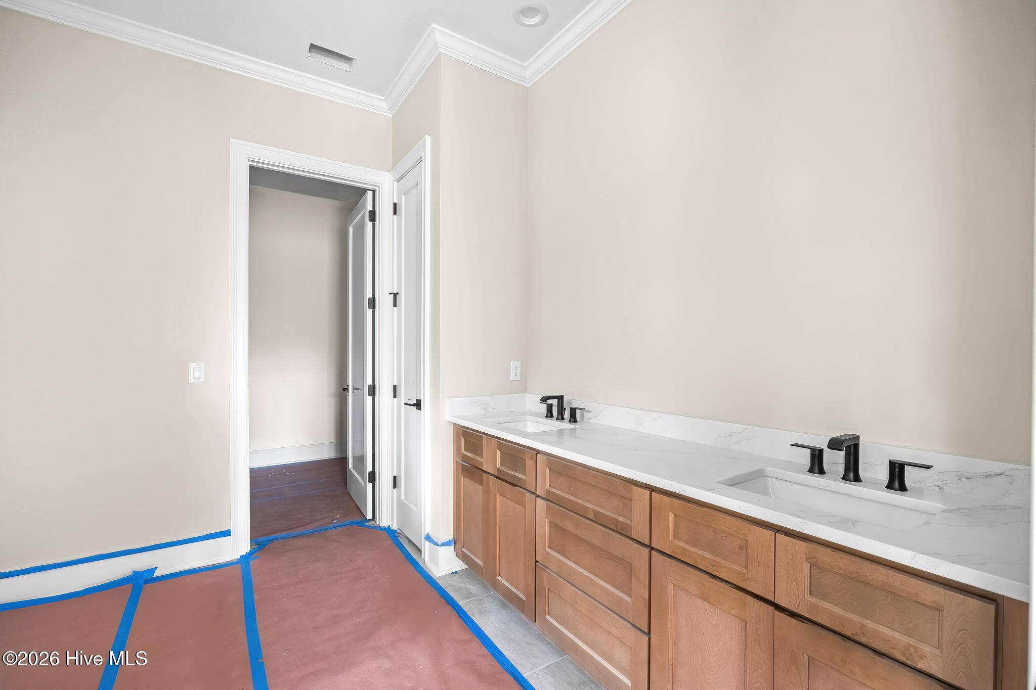 100525110 | Photo 24