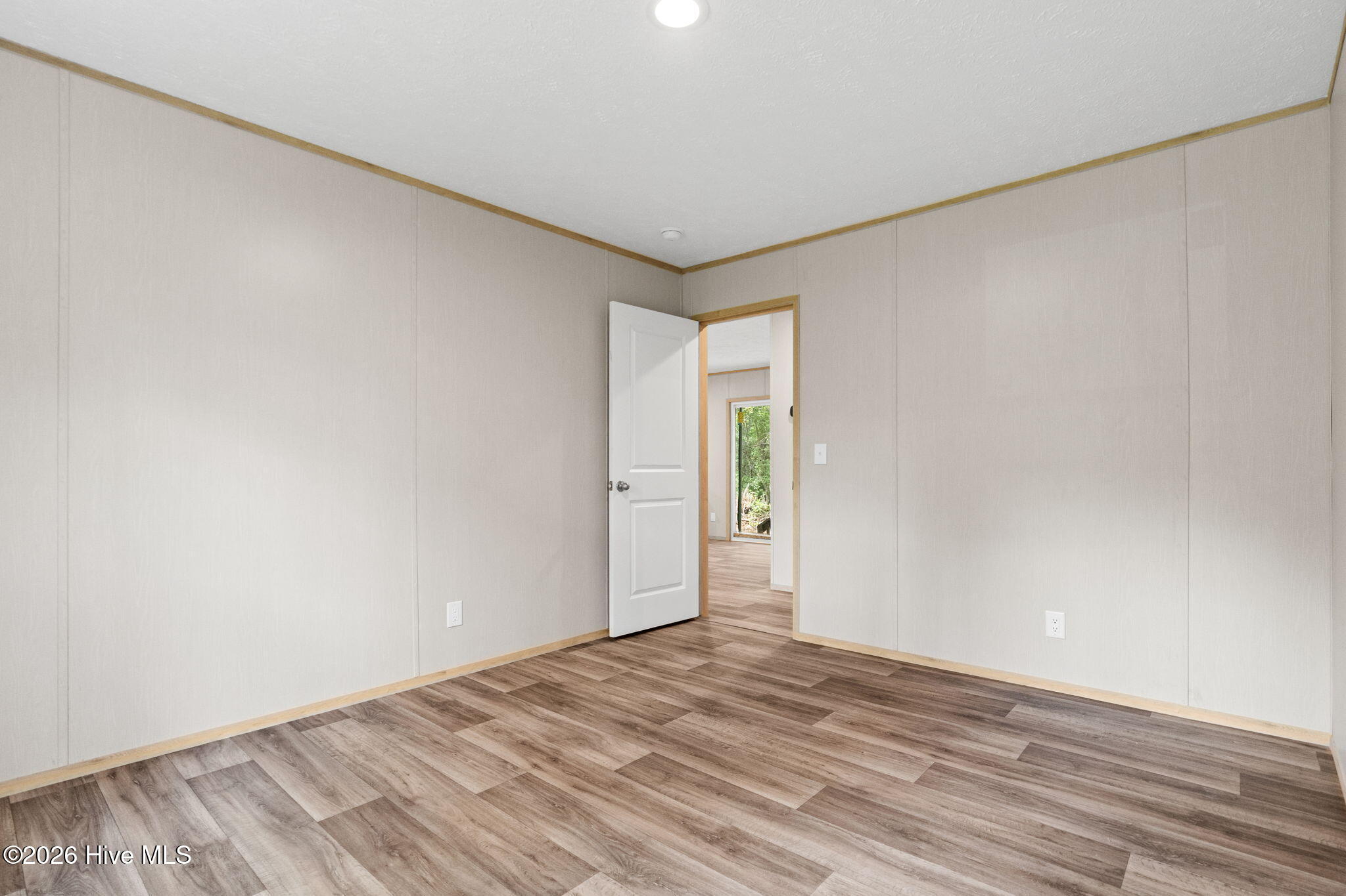 100547883 | Photo 23