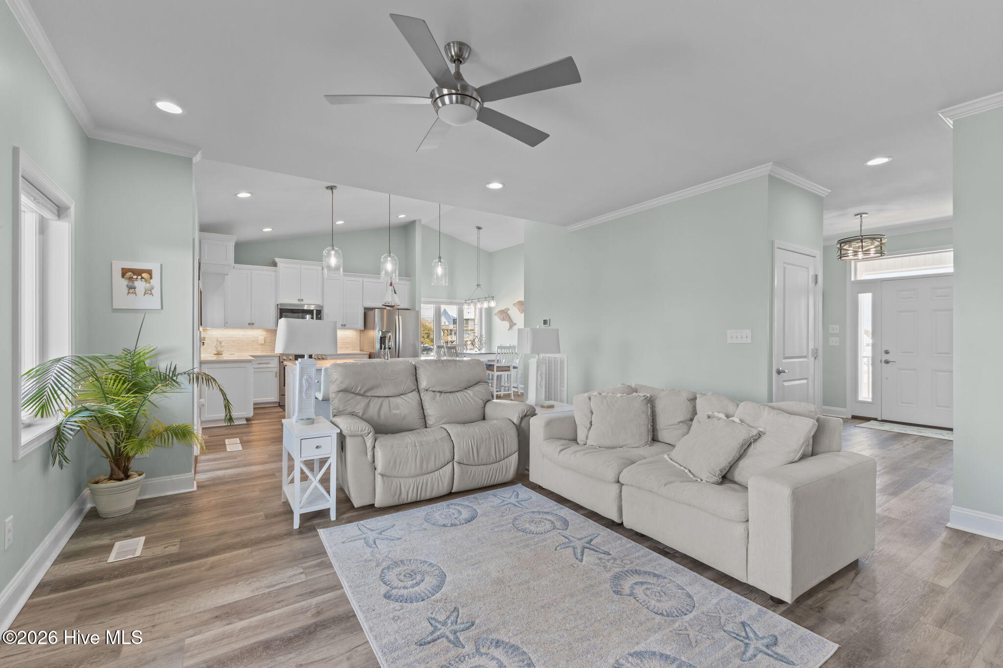 100559740 | Photo 26