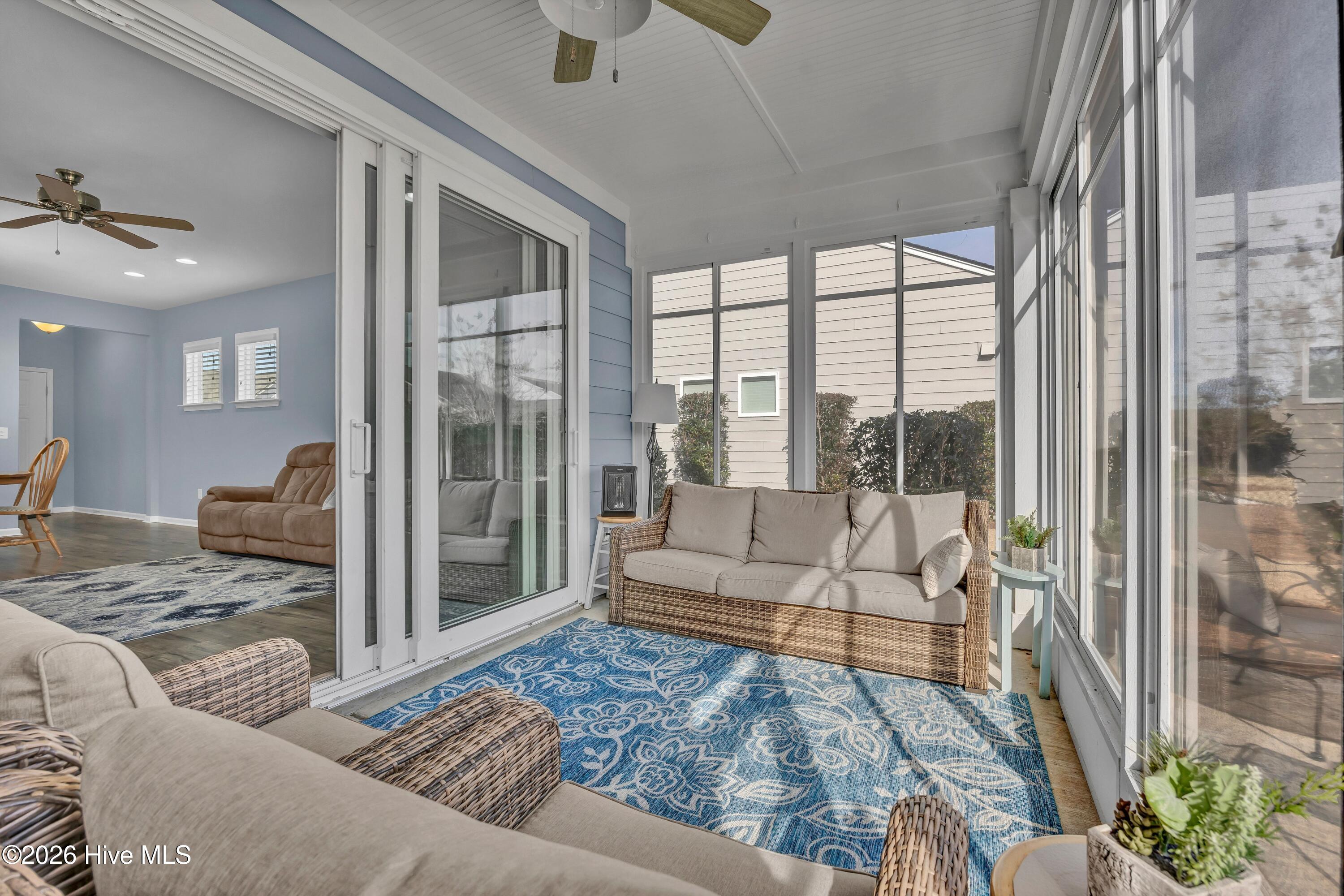 100553140 | Photo 16