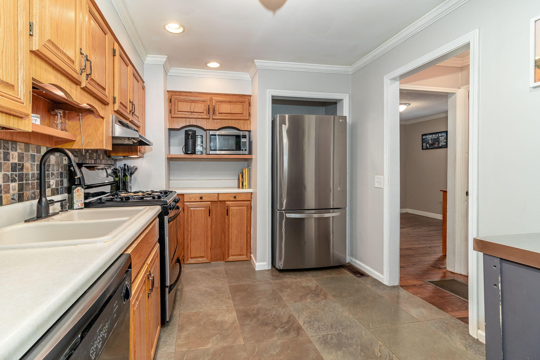 17-web-or-mls-542 HICKMAN RD ©--6