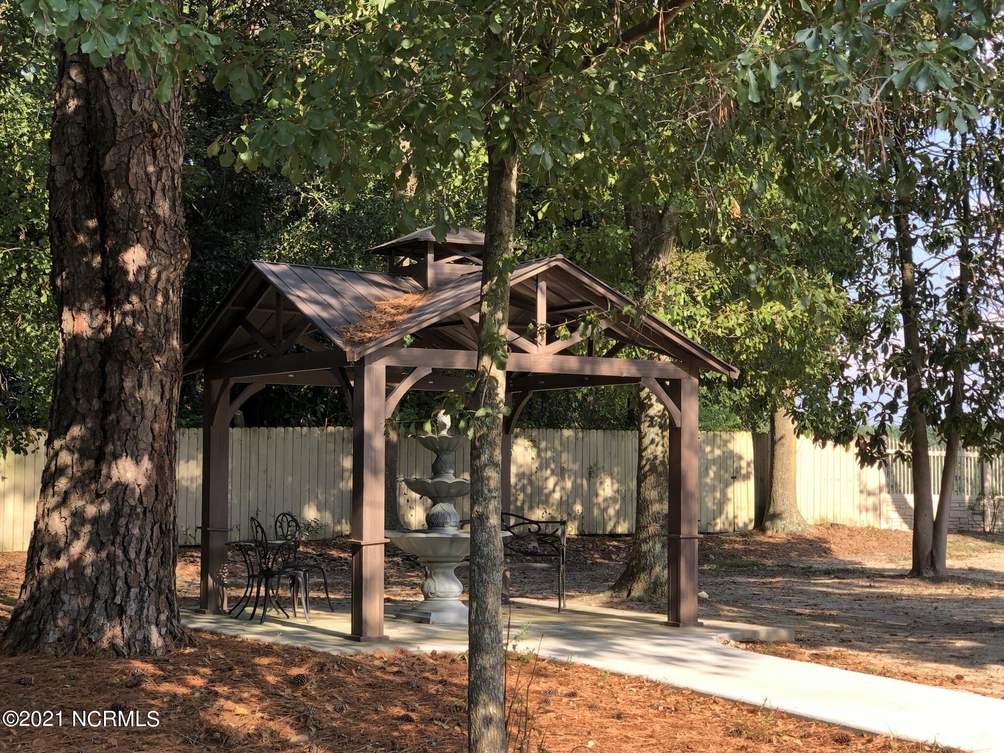 110 Village Circle, Clinton, NC, 28328