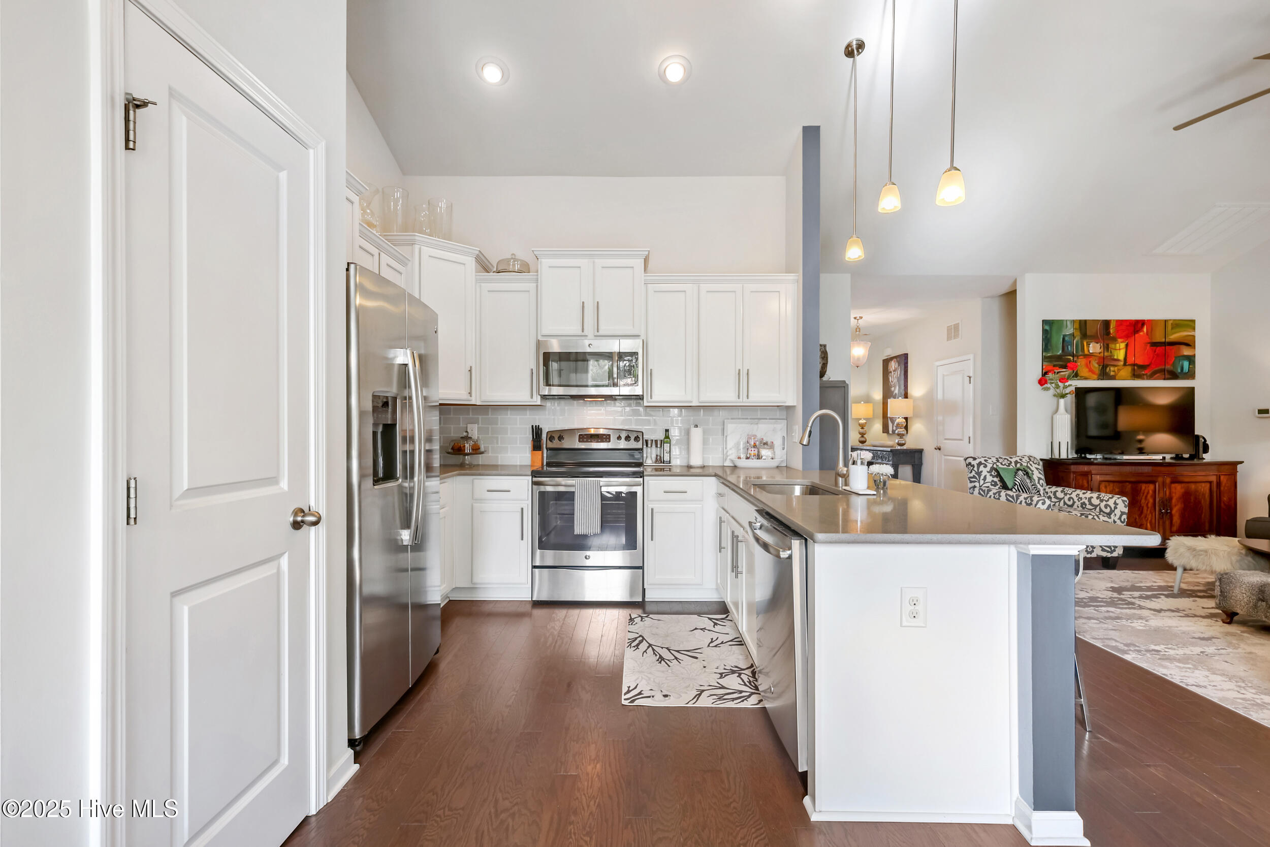 100547034 | Photo 10