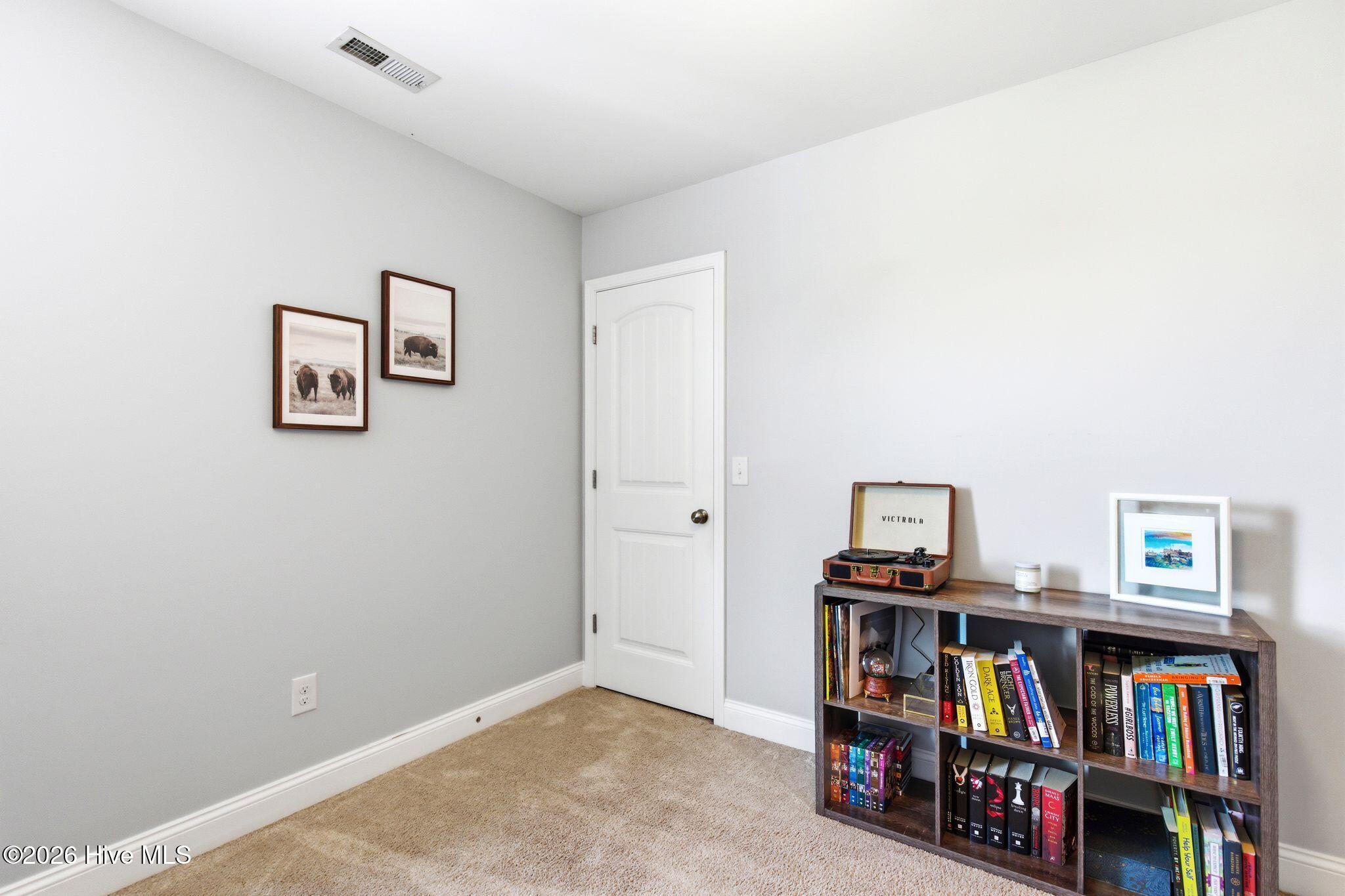 100566118 | Photo 34