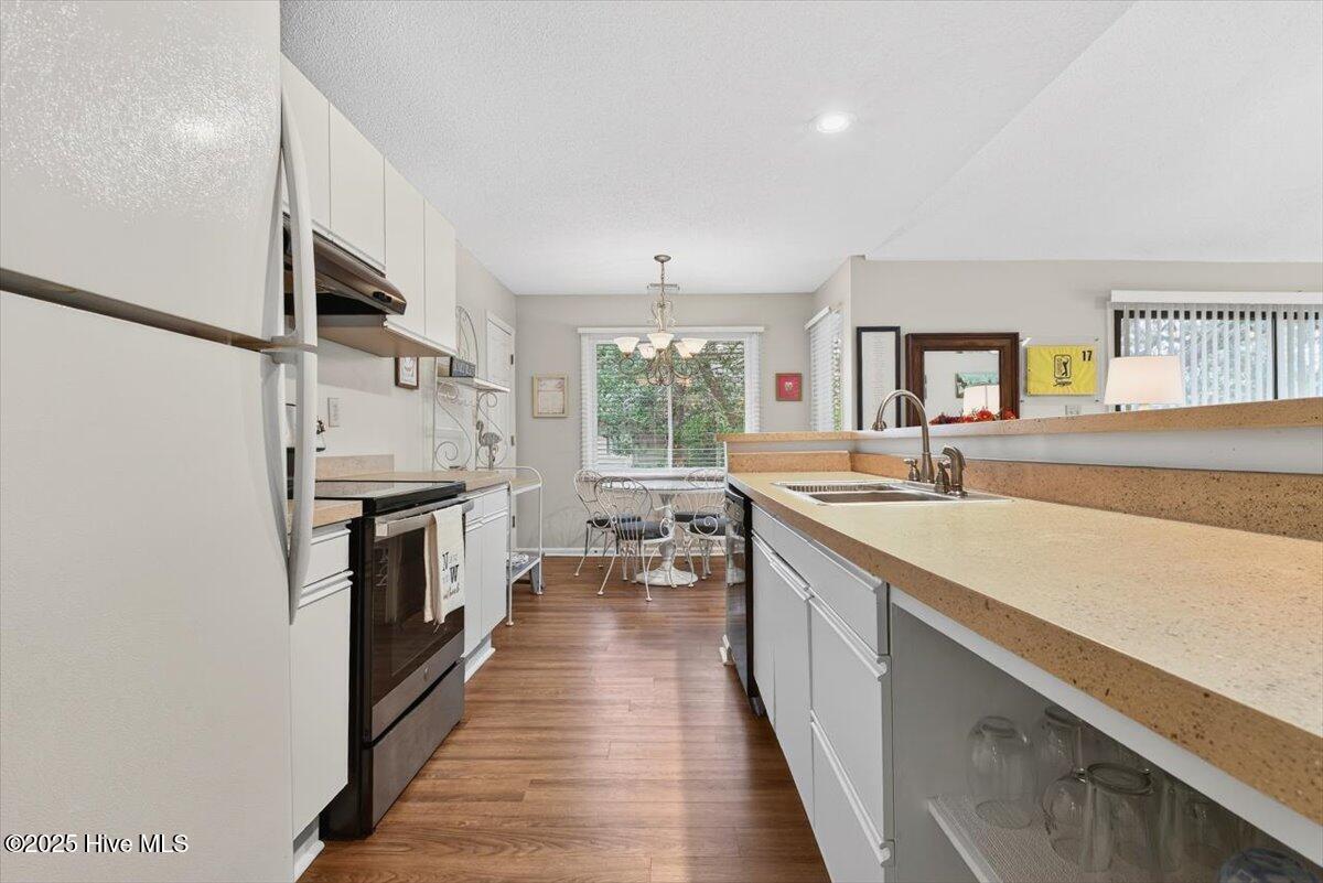 100545119 | Photo 10