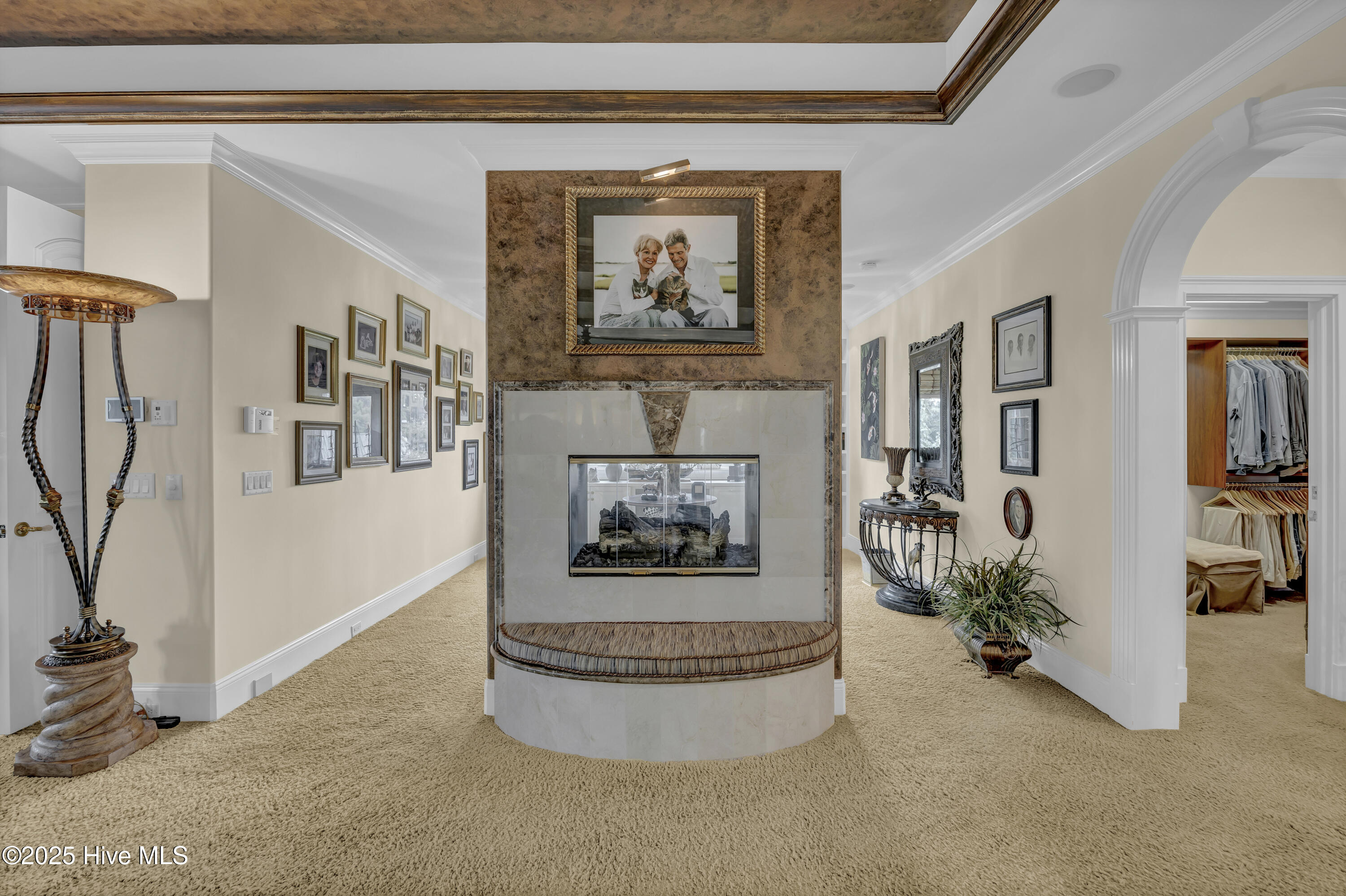 100530989 | Photo 39