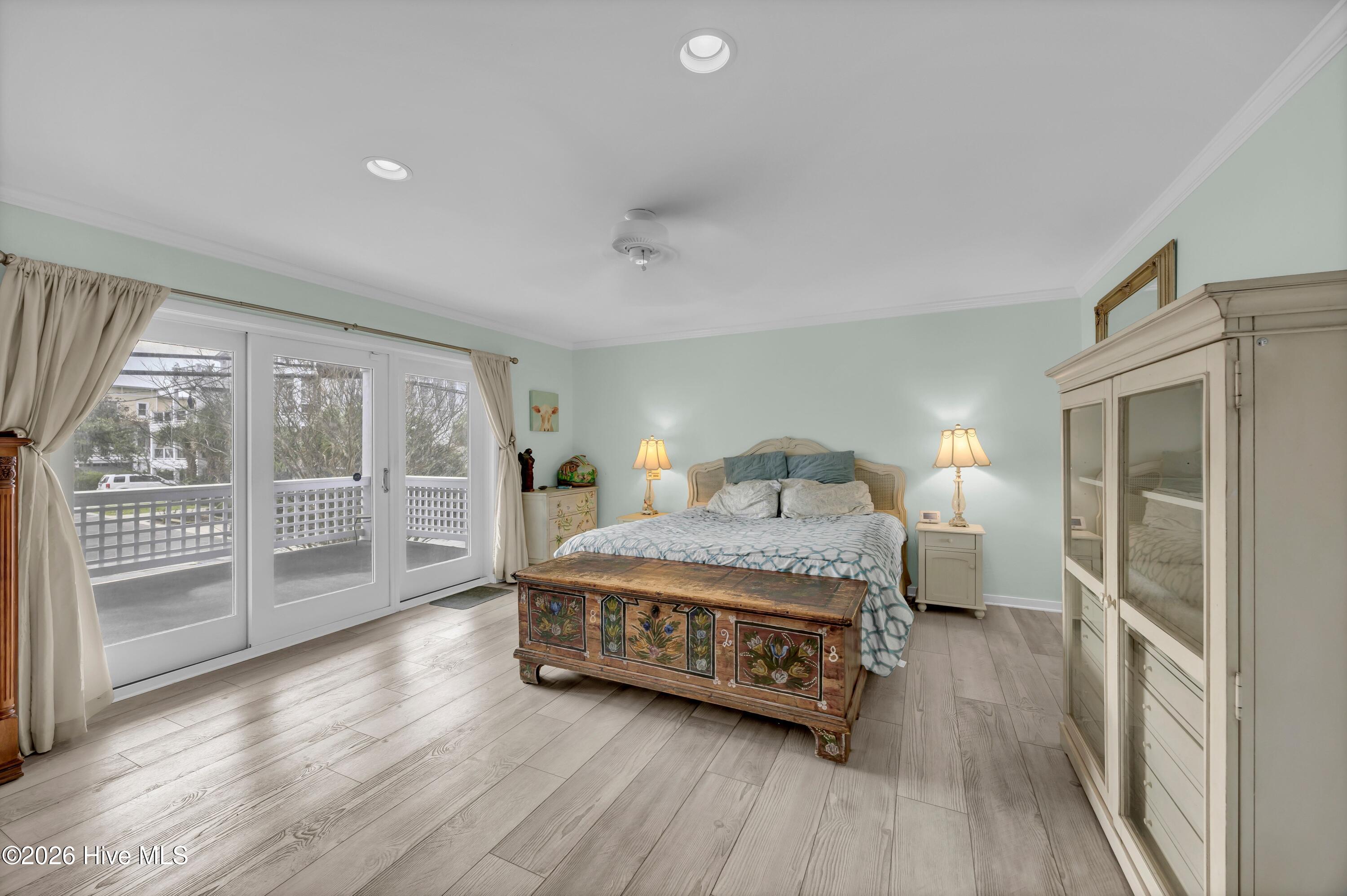 100560117 | Photo 12