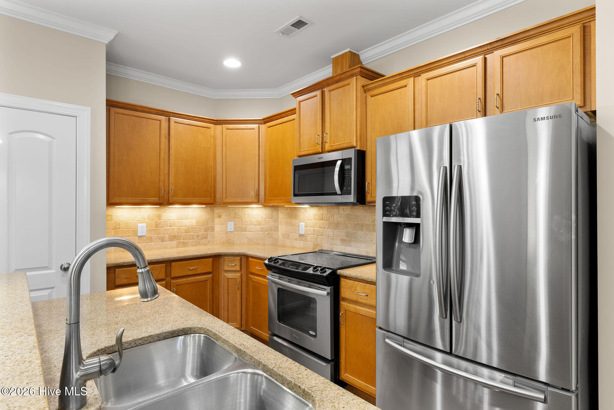 100552477 | Photo 16