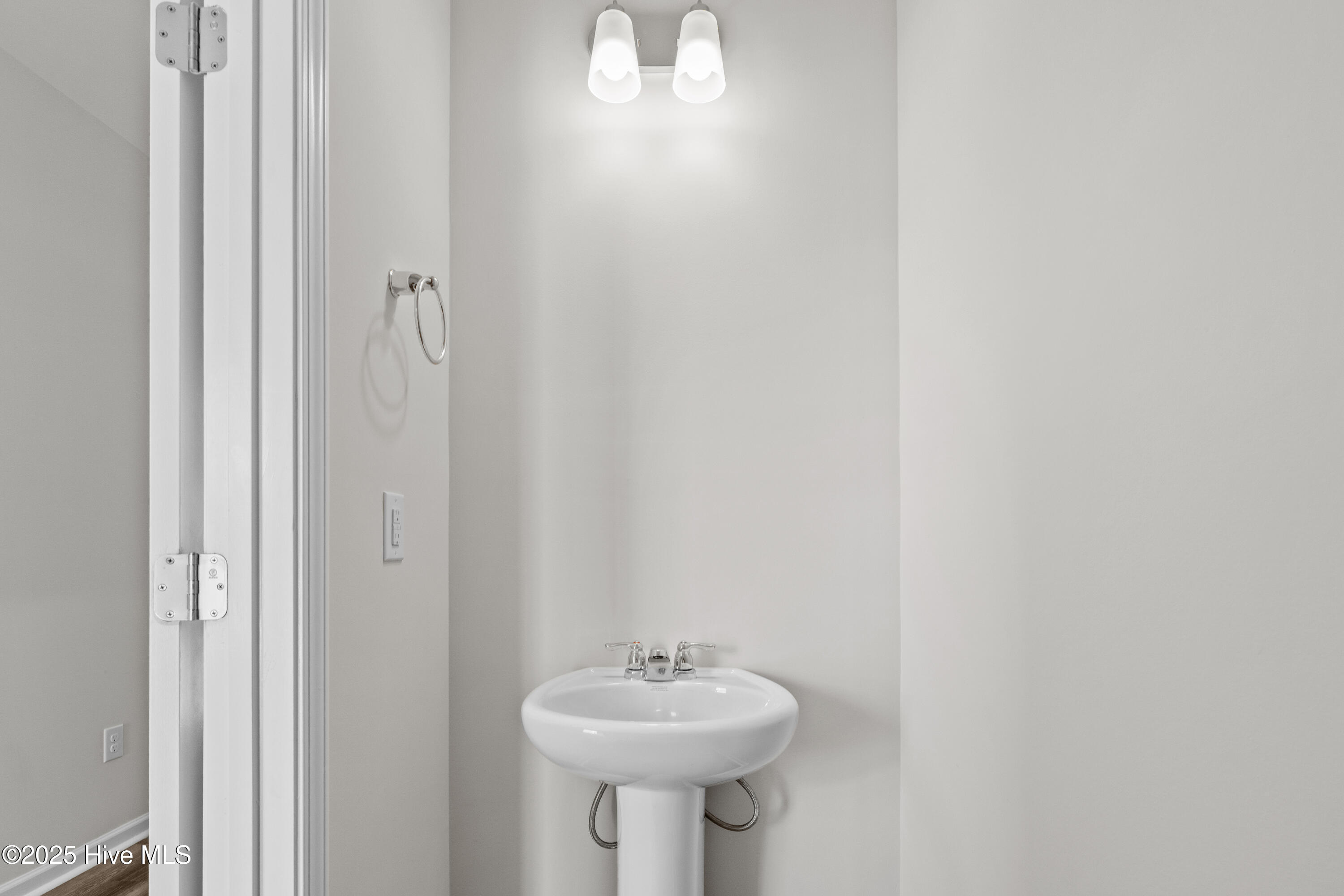 100536968 | Photo 33