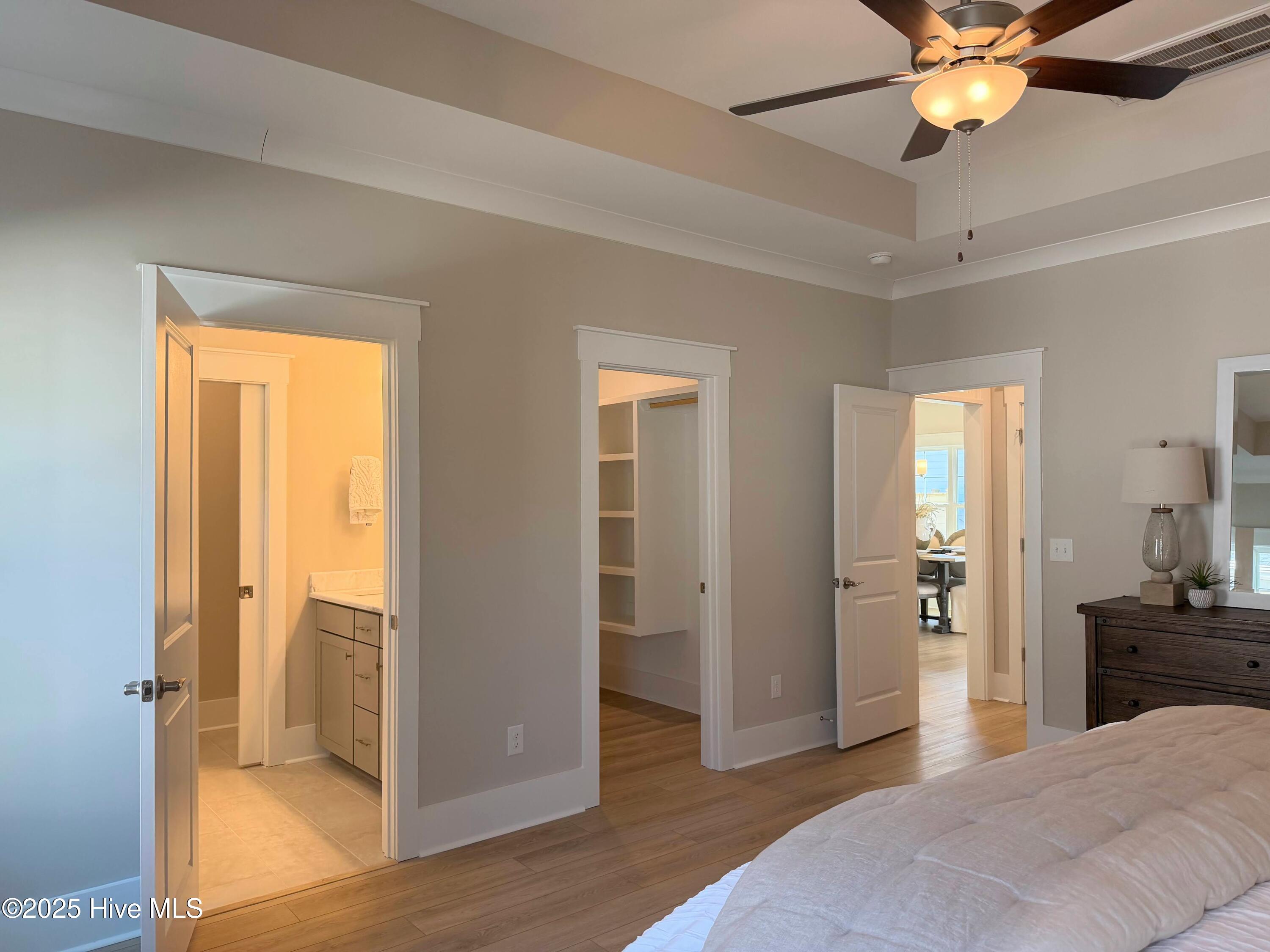 100530293 | Photo 13