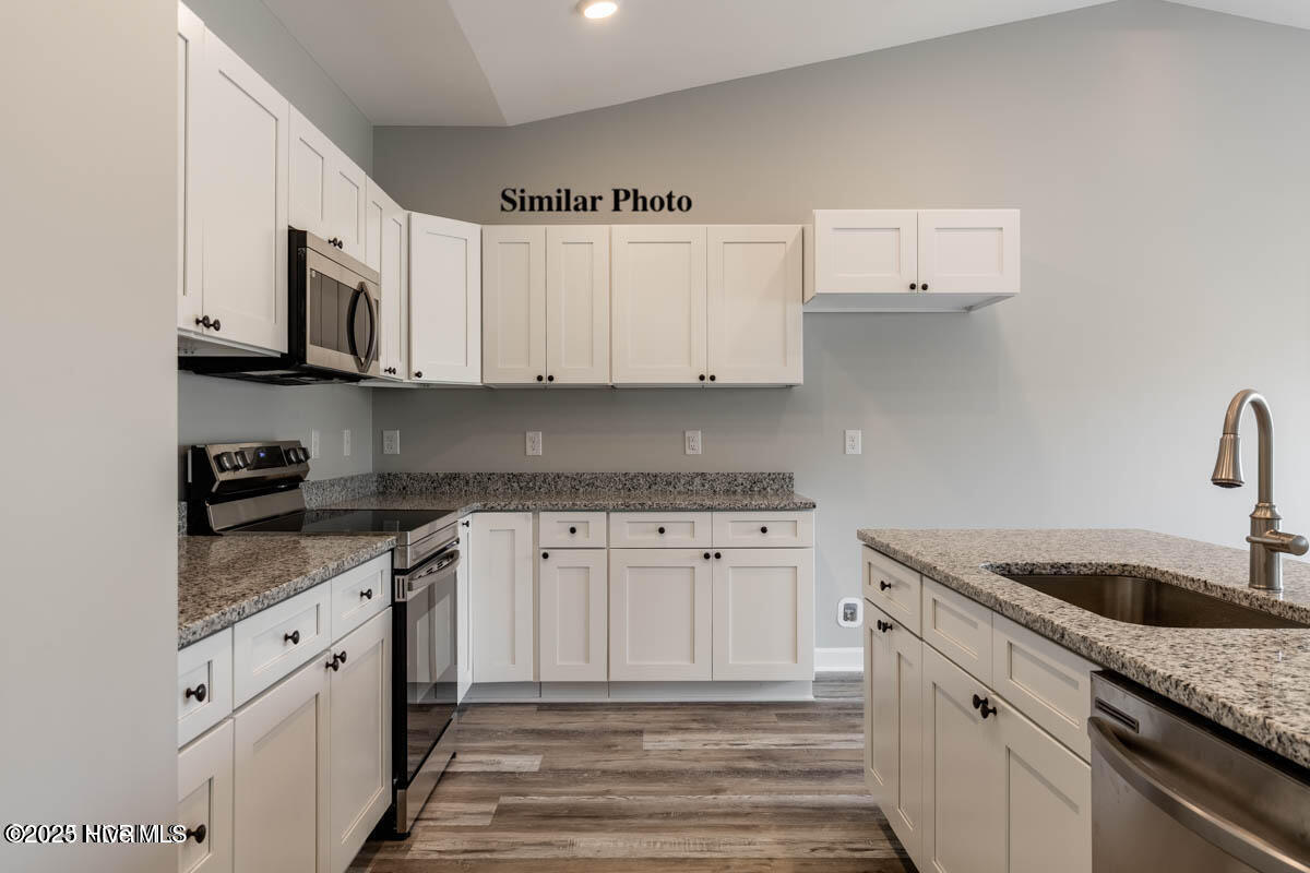 100535636 | Photo 25