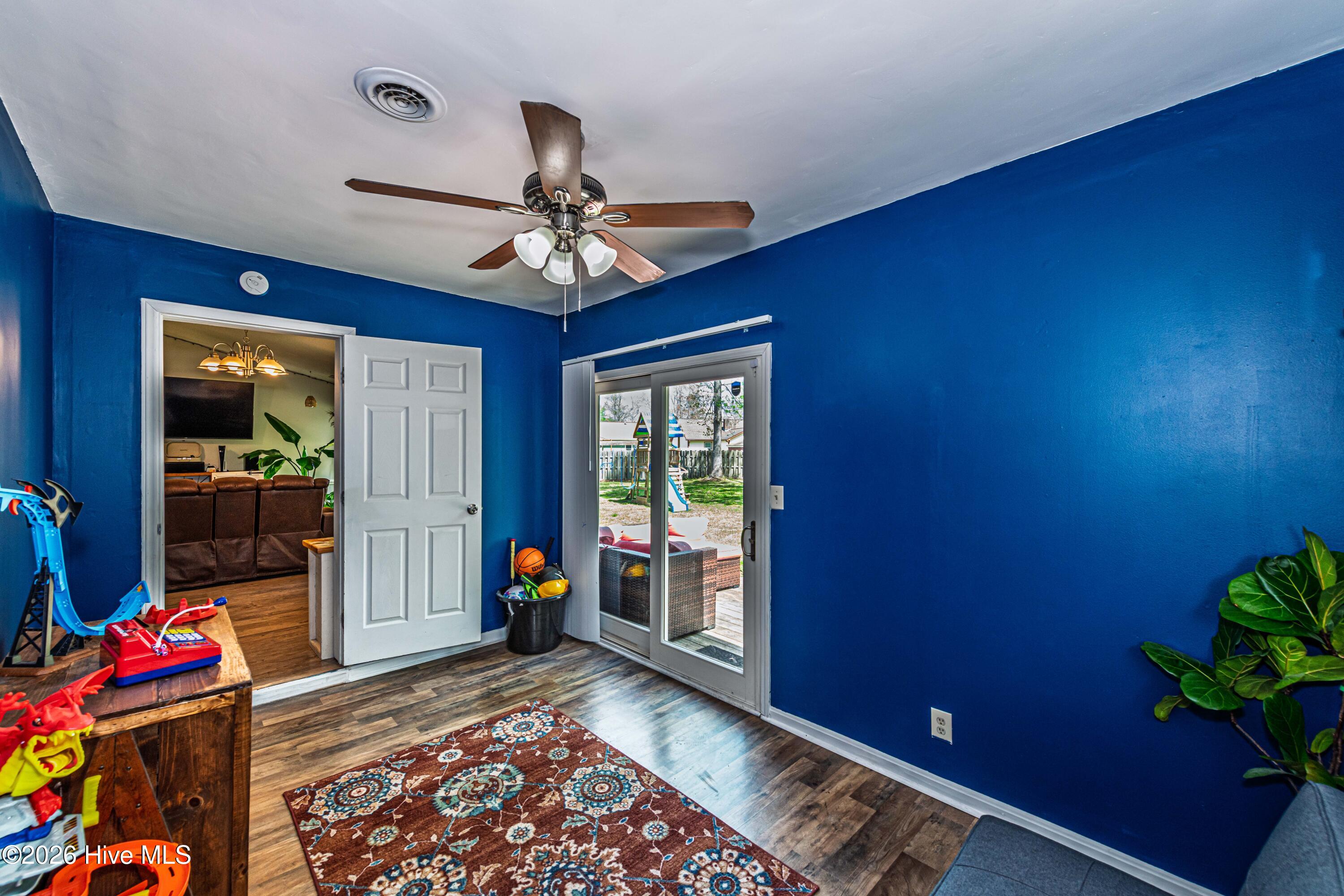 100569074 | Photo 56