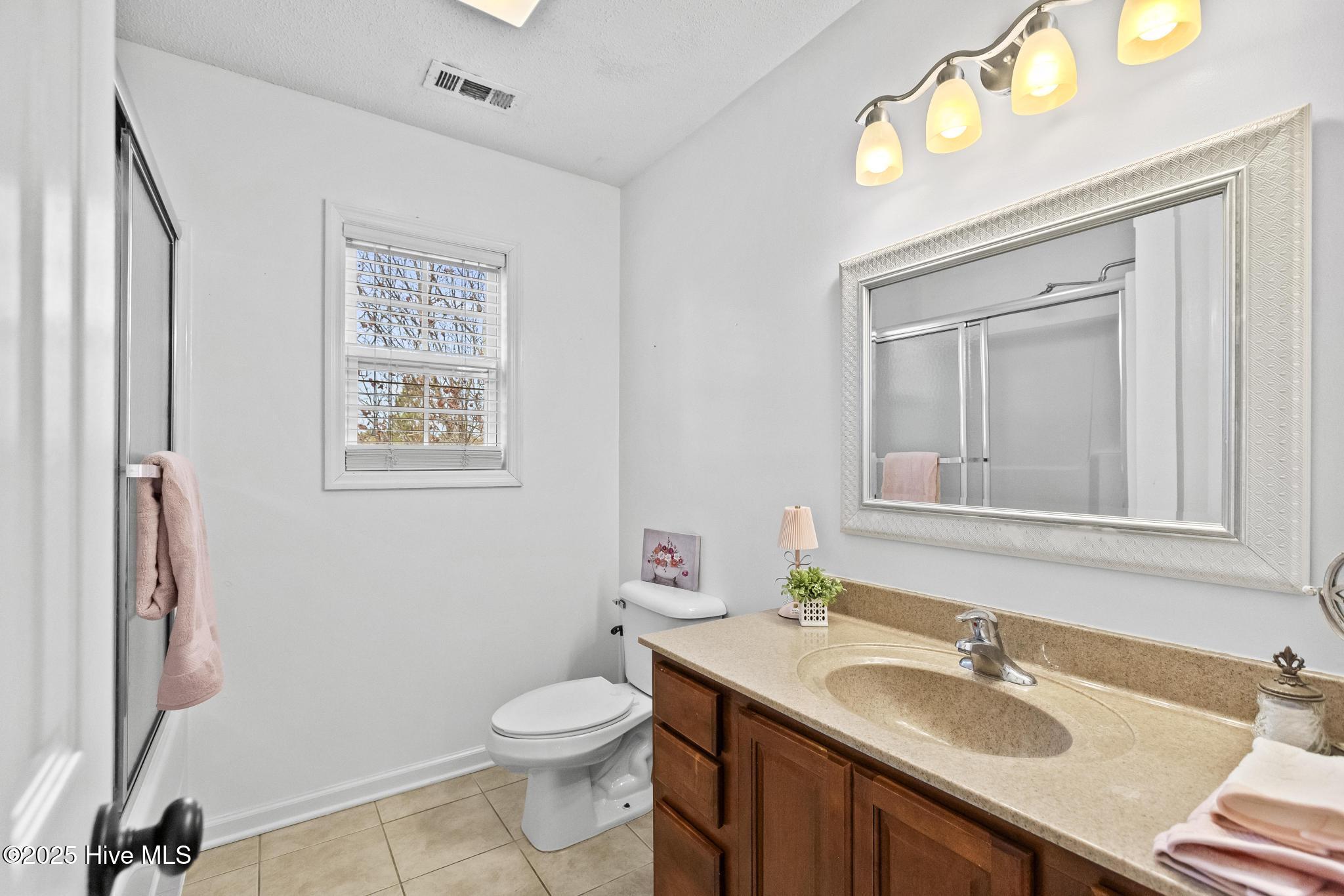 100546183 | Photo 34