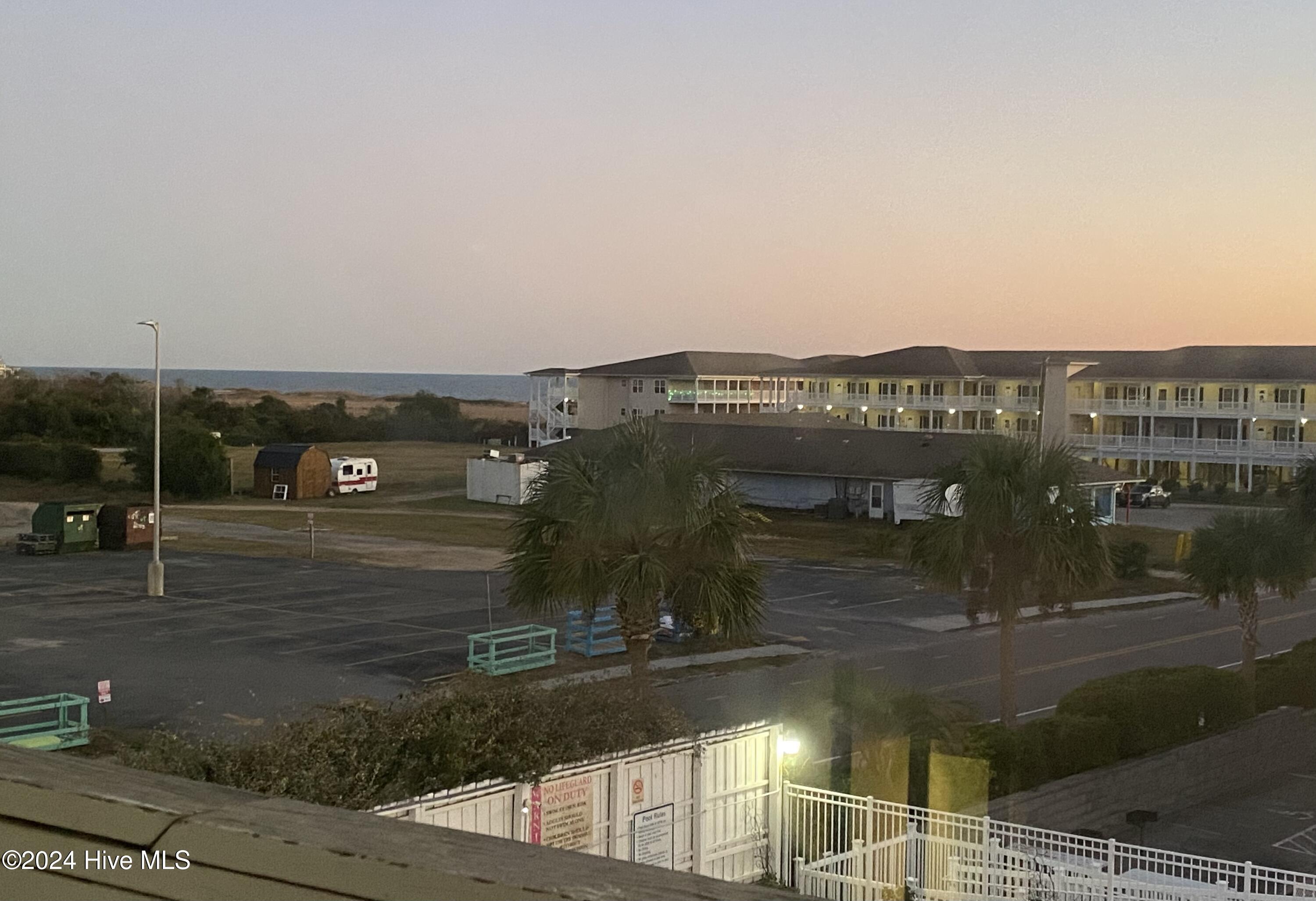 100548371 | Photo 22