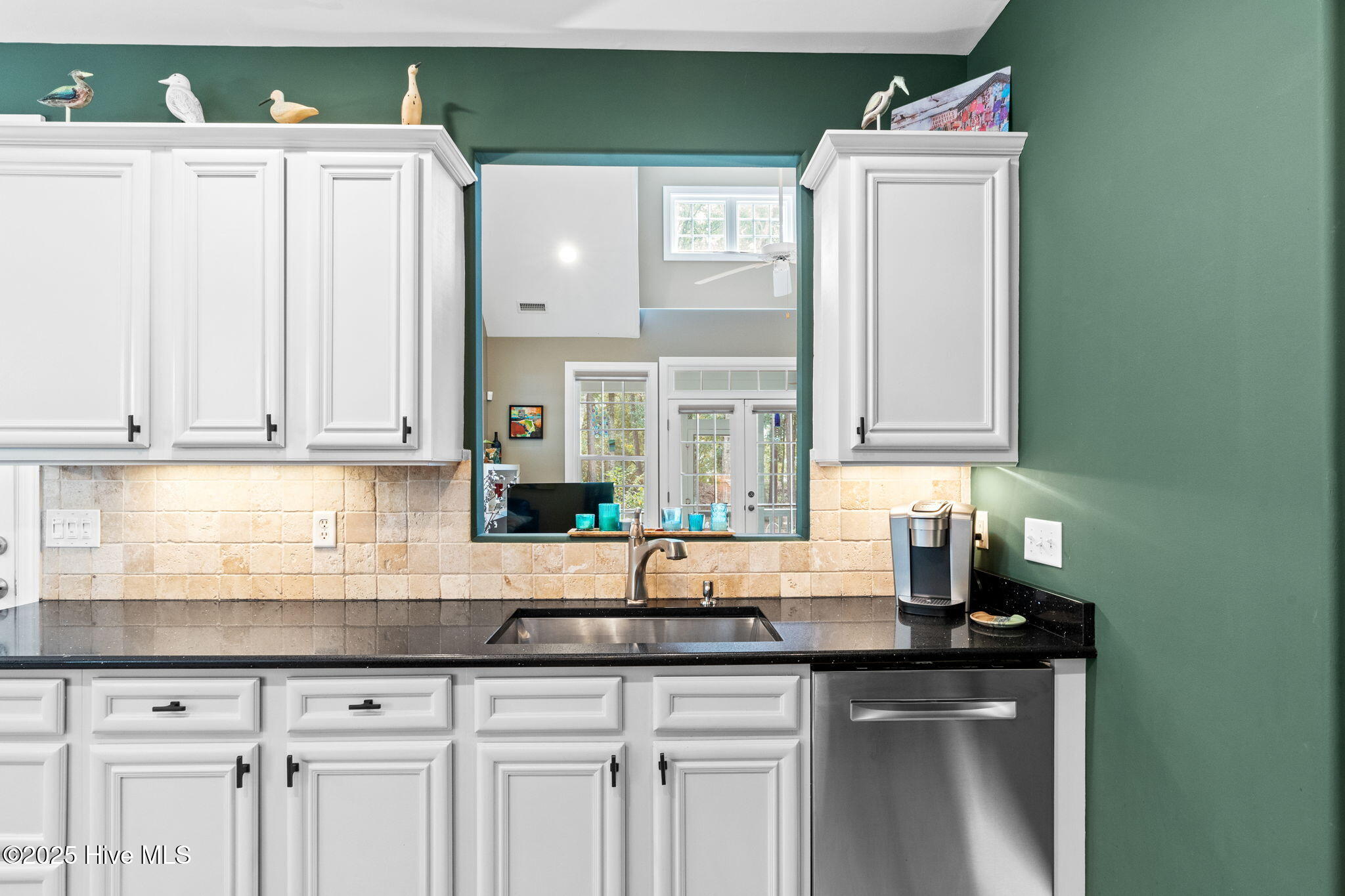 100535013 | Photo 16