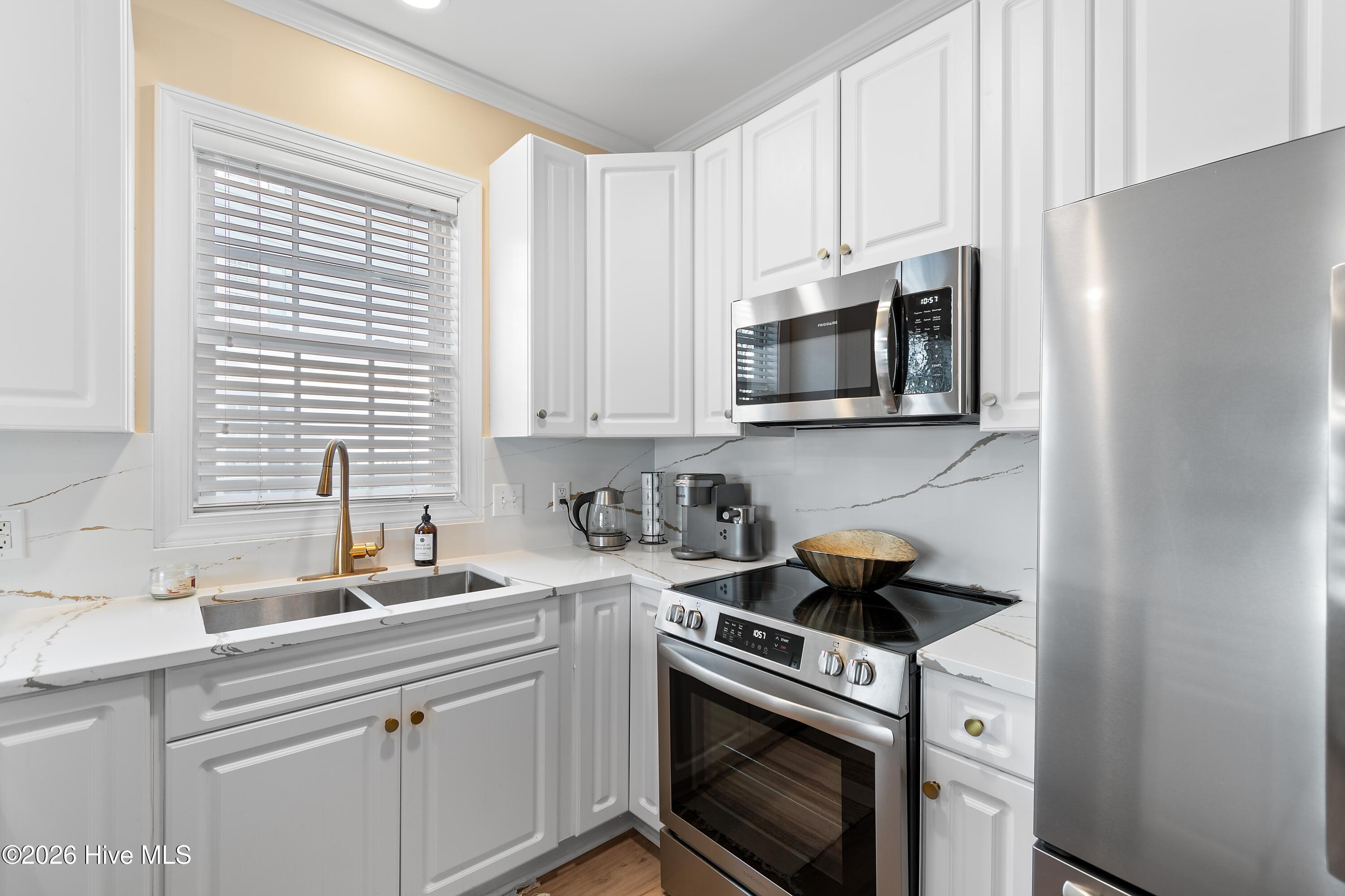 100554539 | Photo 12