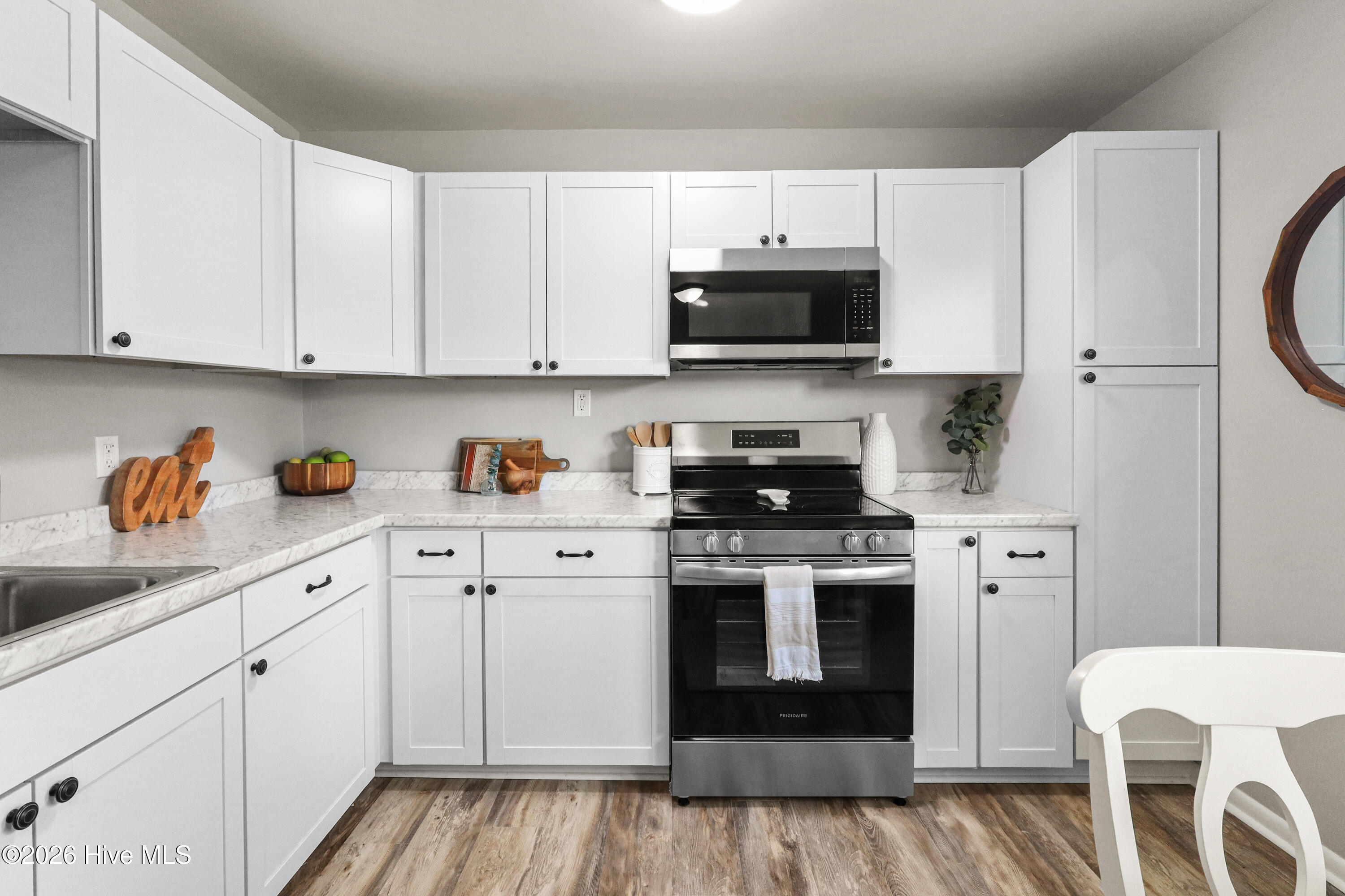 100562432 | Photo 14