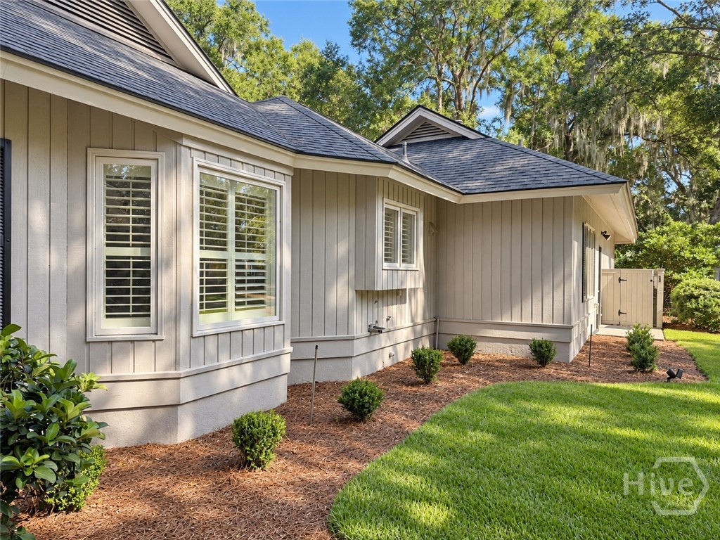 Photo 3 of Single family home for sale at 2 Gossamer Ln, Savannah, GA 31411 | MLS# SA364872 | Listing updated on 2026-09-19