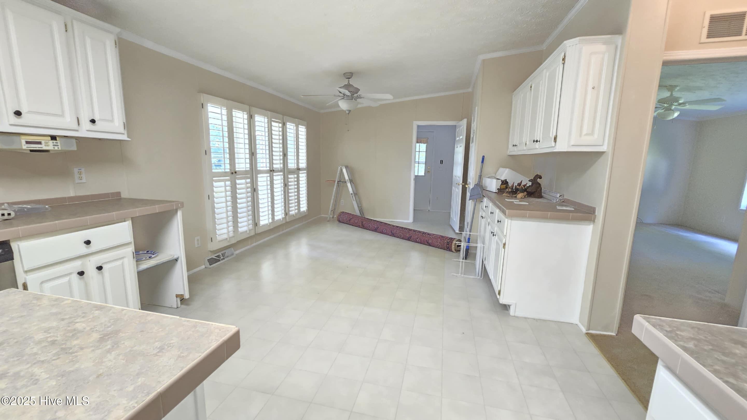 100522277 | Photo 41